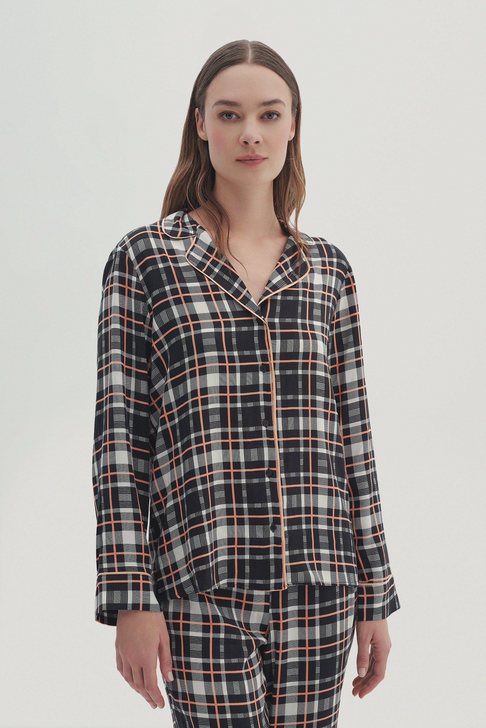 Uzun Kollu Desenli Pijama Takımı