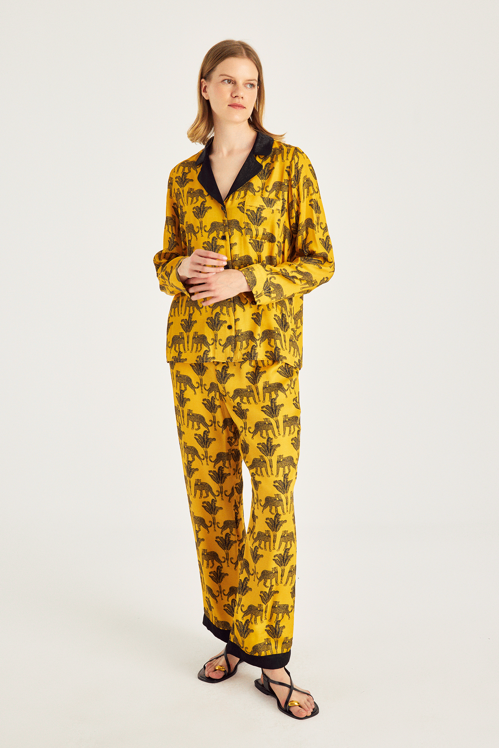 Uzun Kollu Desenli Pijama Takımı