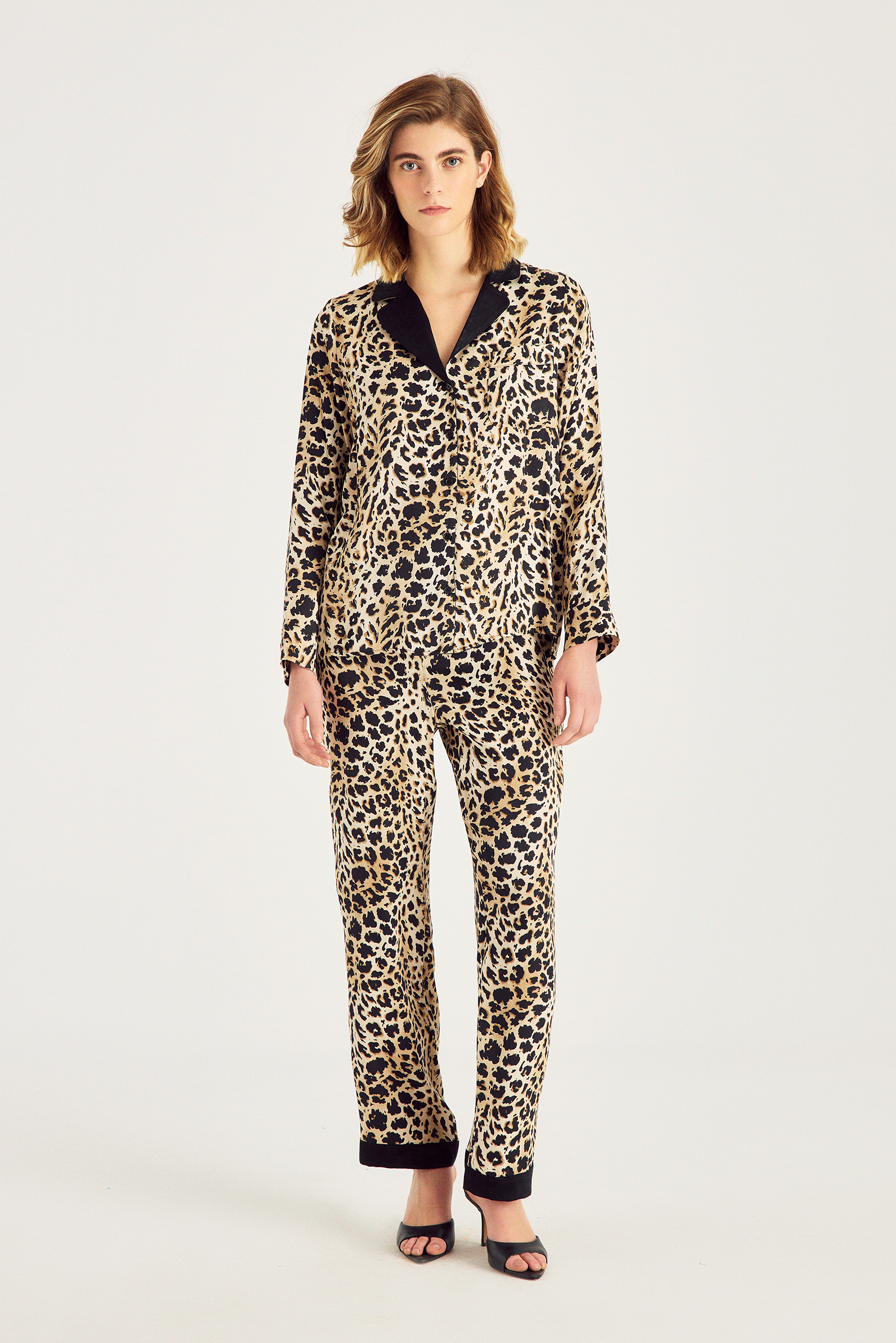 Uzun Kollu Desenli Pijama Takımı