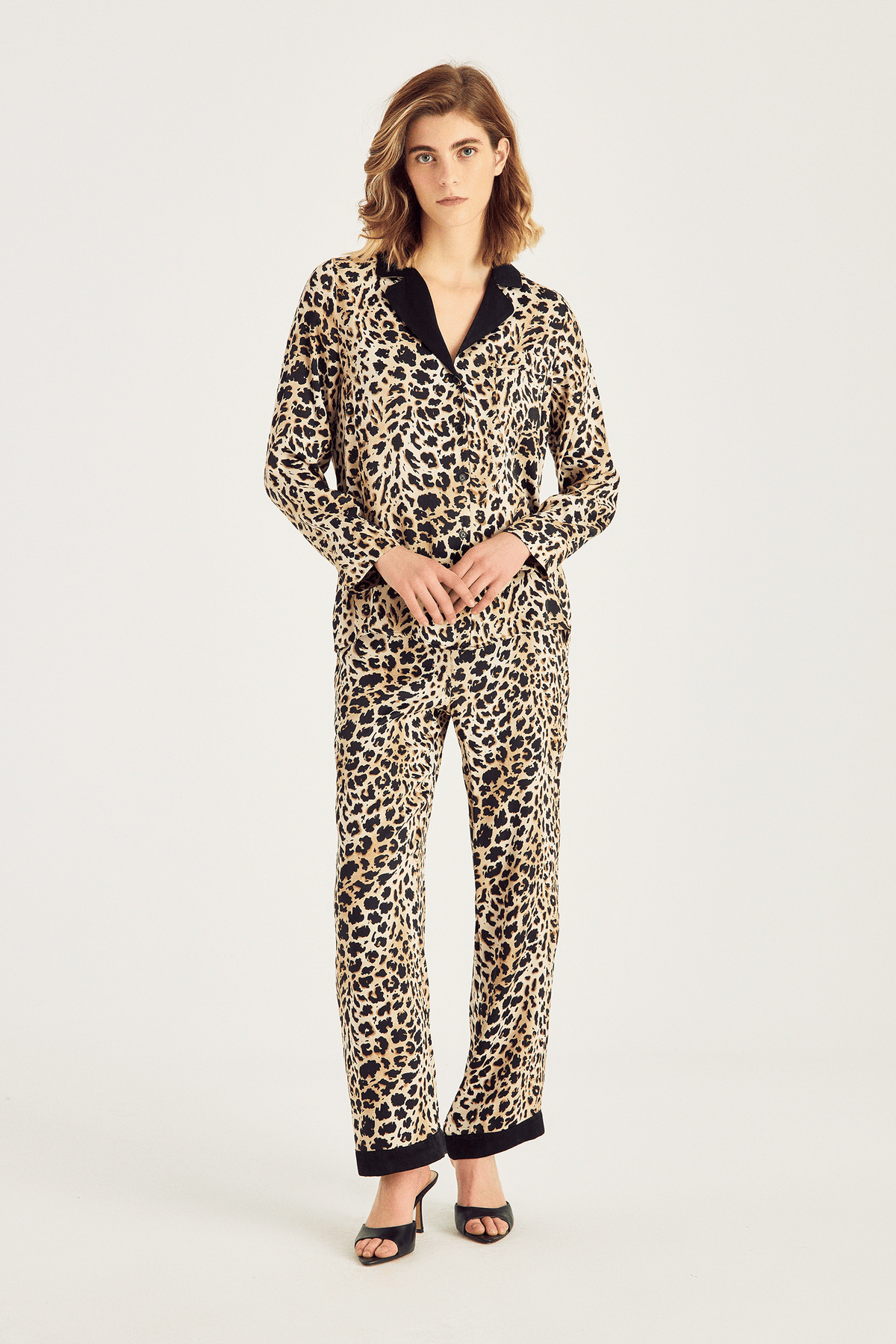Uzun Kollu Desenli Pijama Takımı