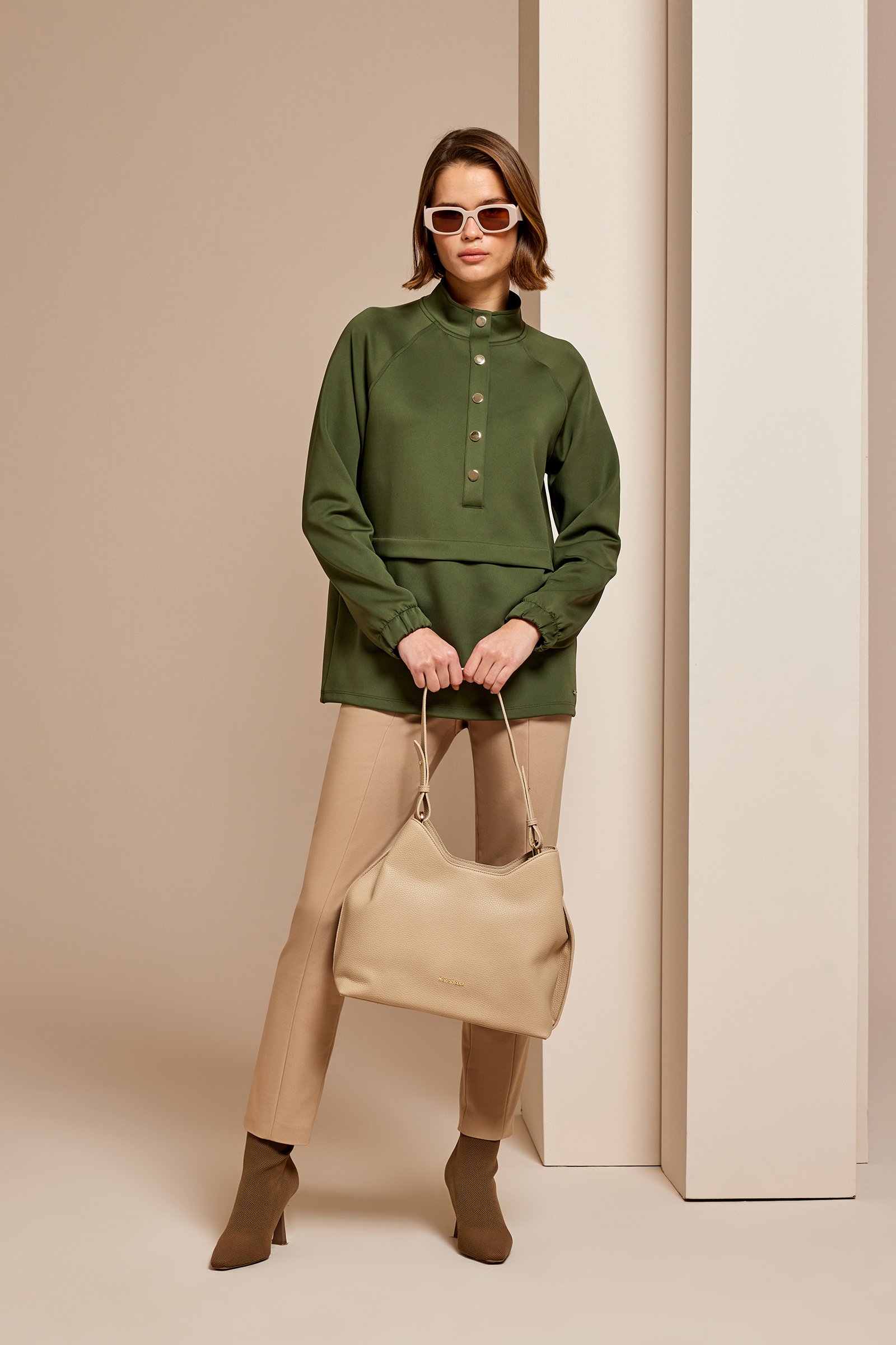 Çıtçıt Detaylı Eşofman Üstü