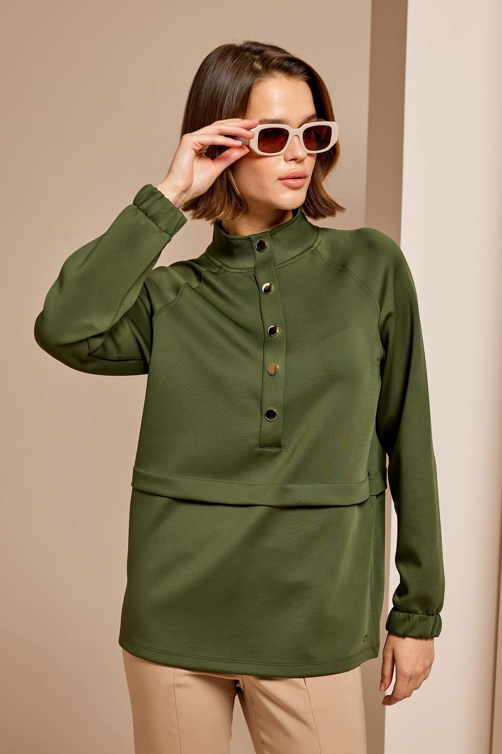 Çıtçıt Detaylı Eşofman Üstü