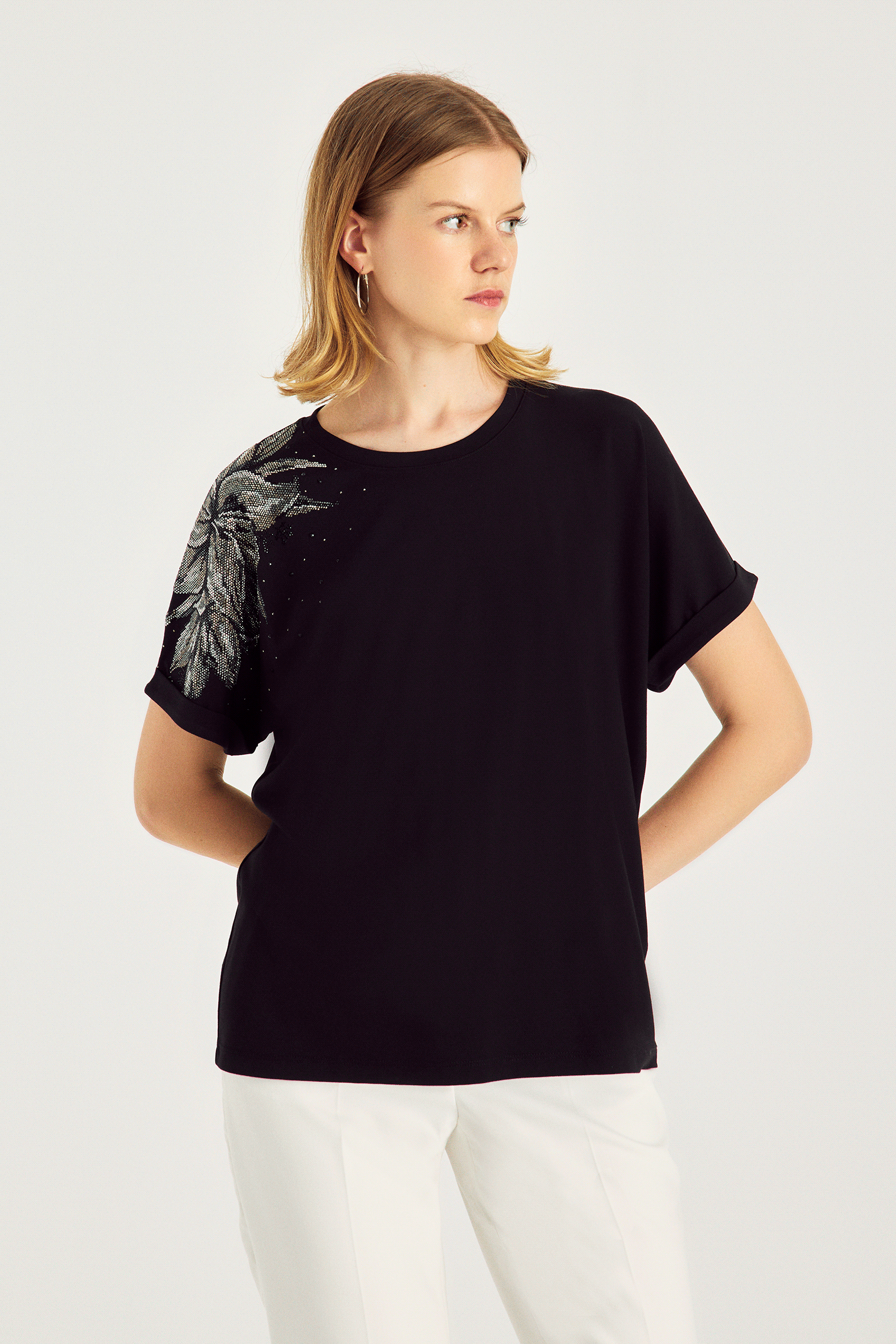 Omuzu Taş Basklı Bluz