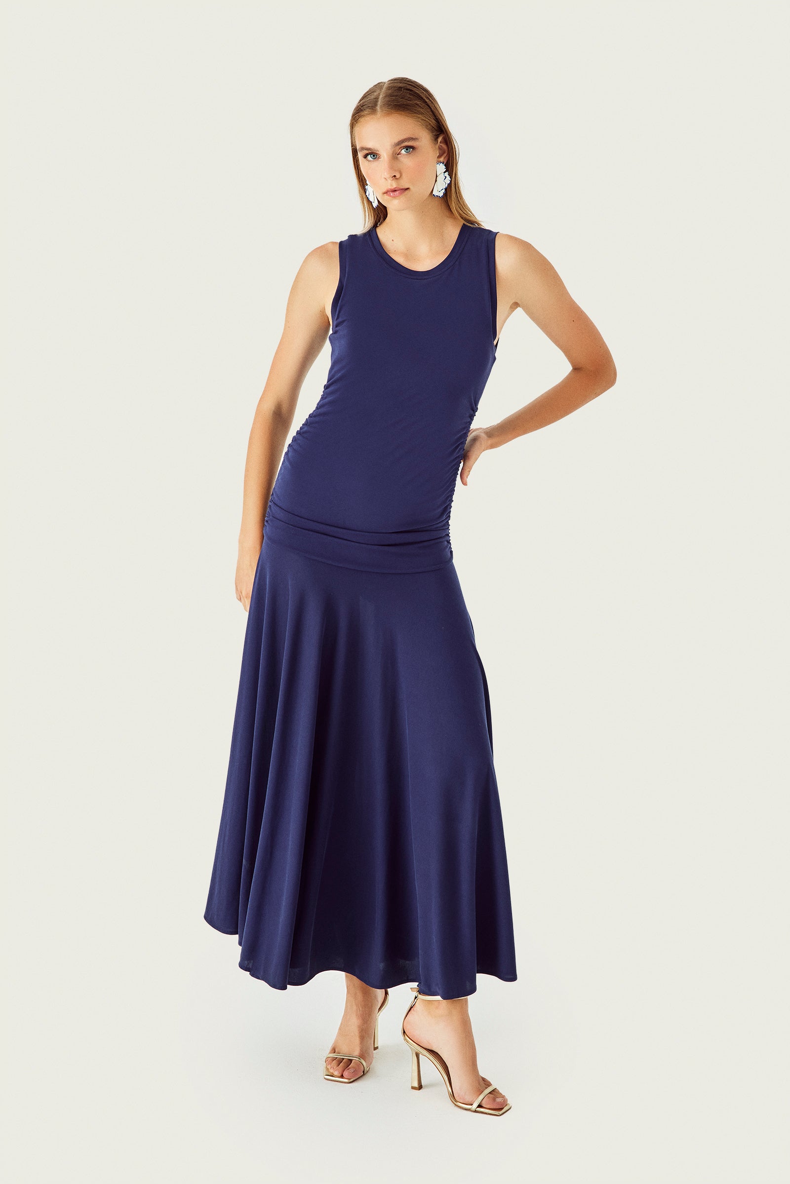 Büzgü Detaylı Eteği Volanlı Uzun Örme Elbise