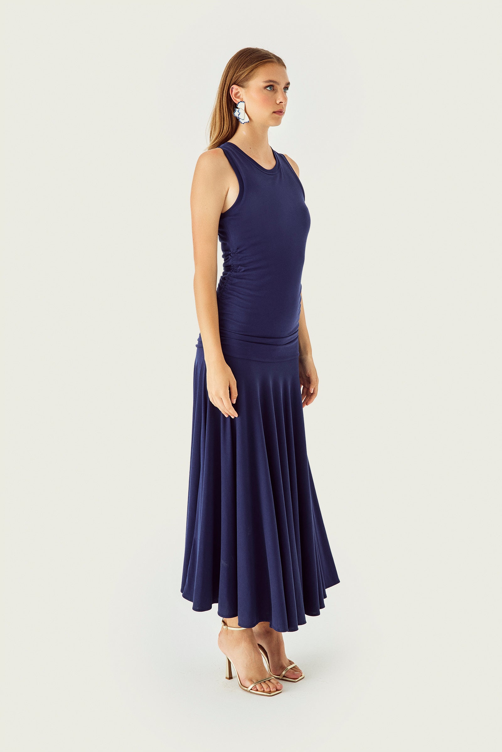 Büzgü Detaylı Eteği Volanlı Uzun Örme Elbise