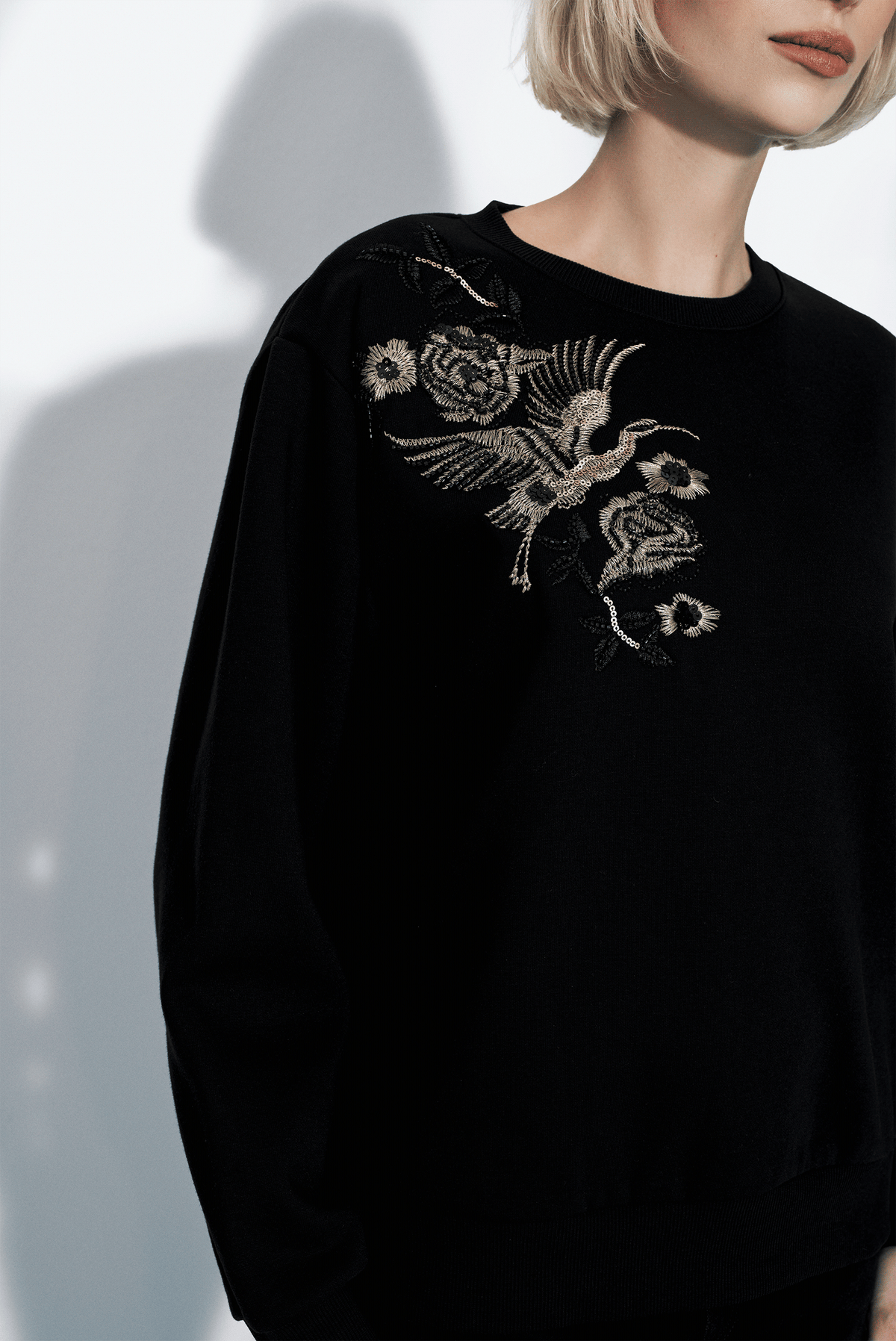 Omzu İşlemeli Sweatshirt