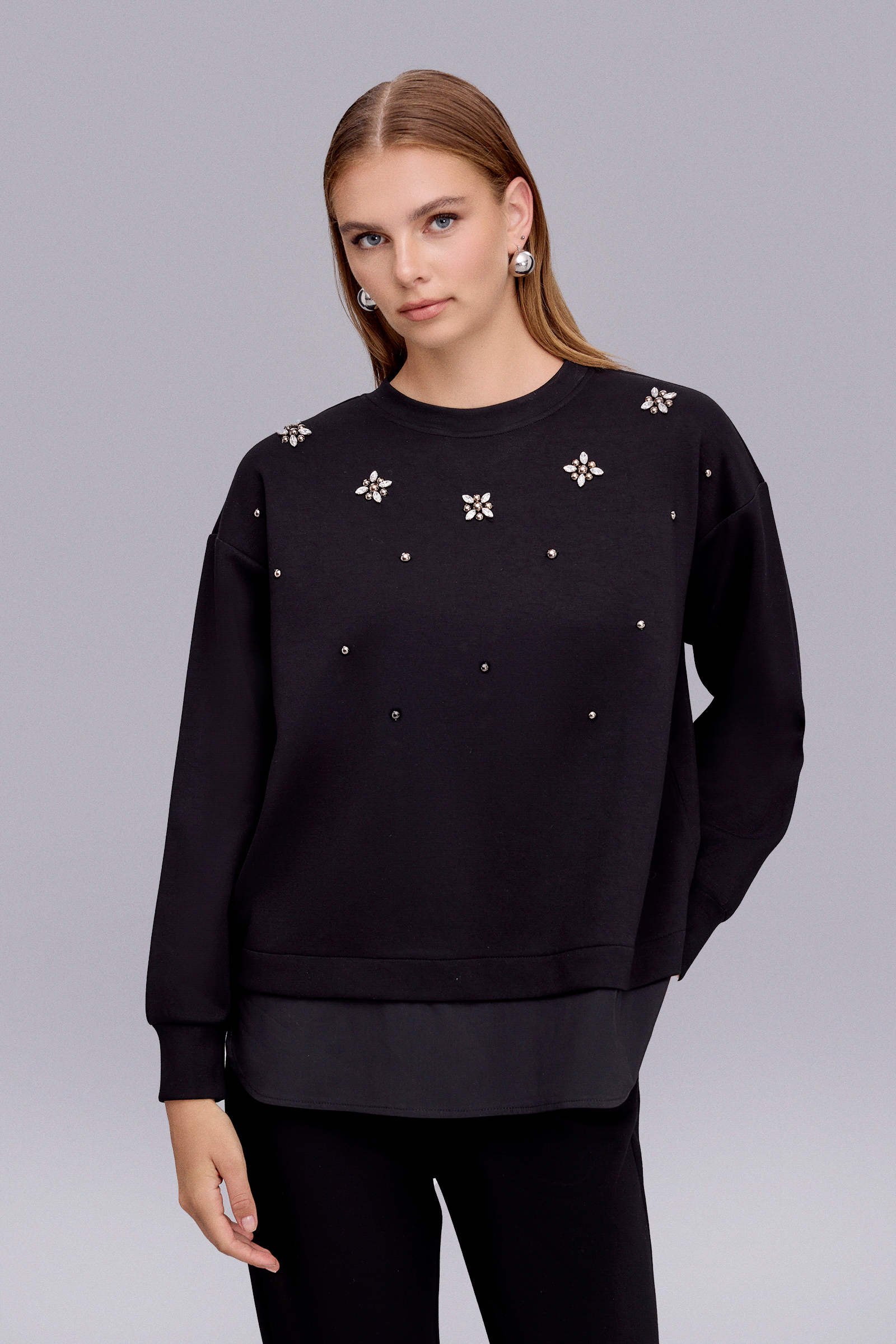 İnci Detaylı Taş Sweatshirt