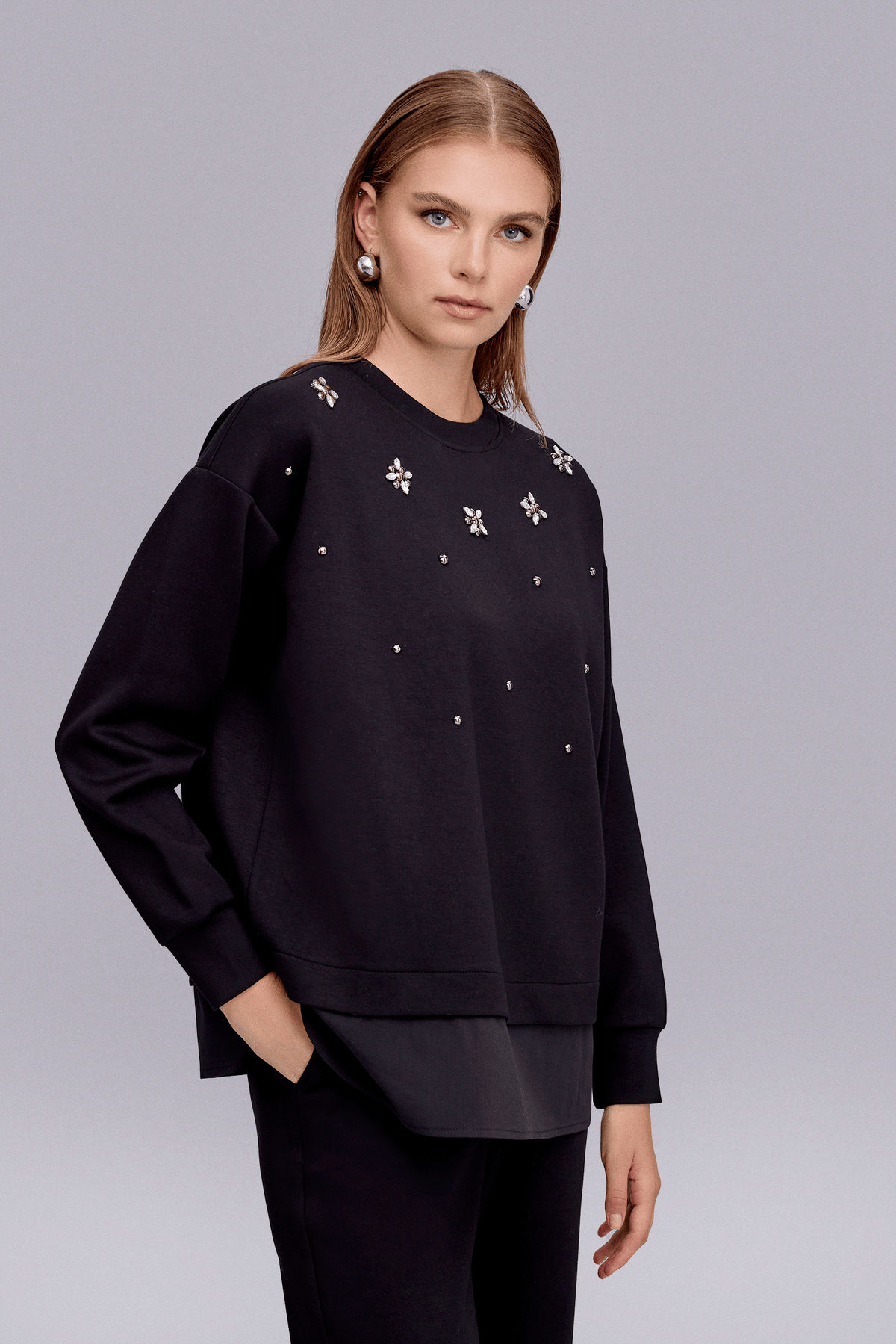 İnci Detaylı Taş Sweatshirt