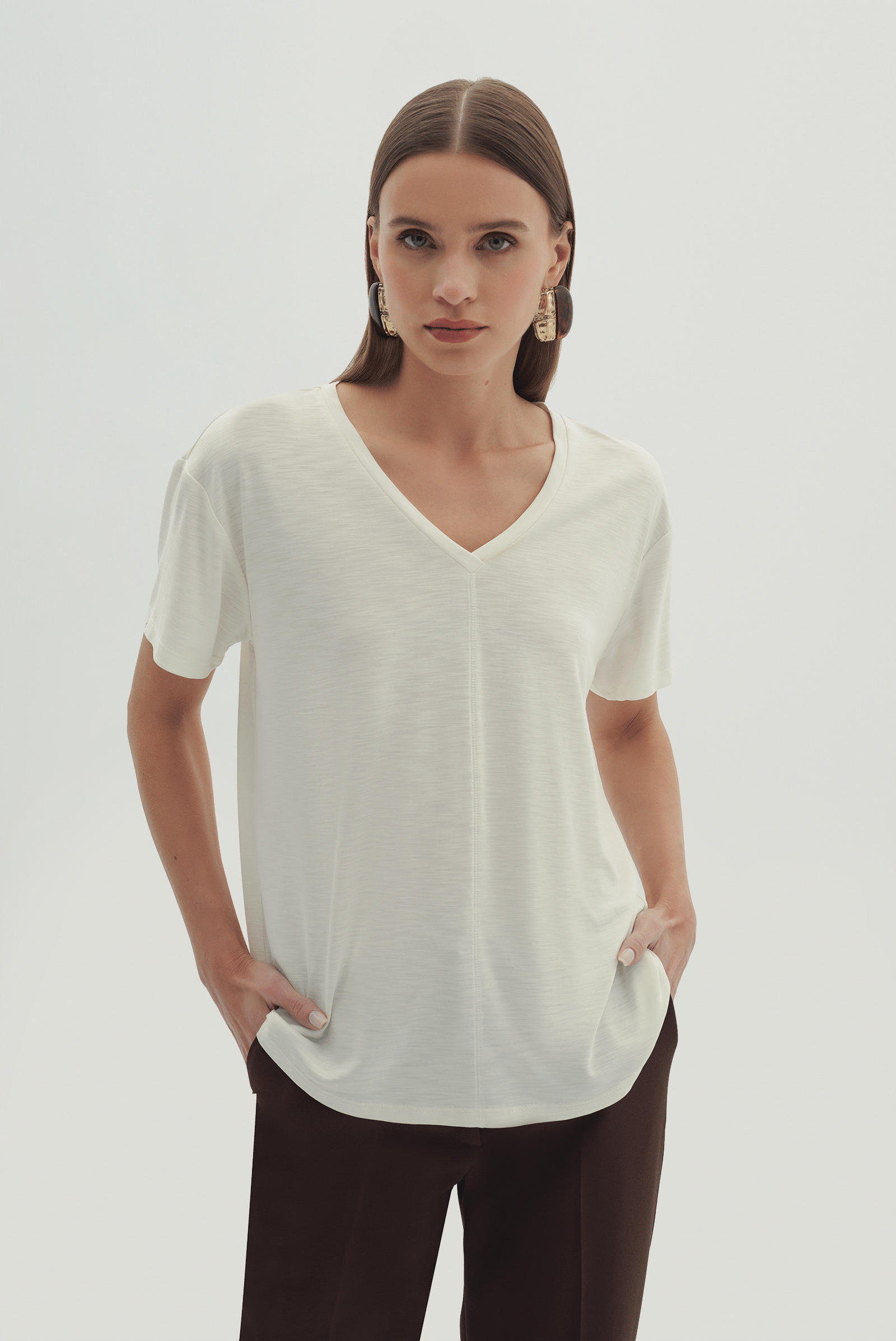 V Yaka Kısa Kollu T-Shirt