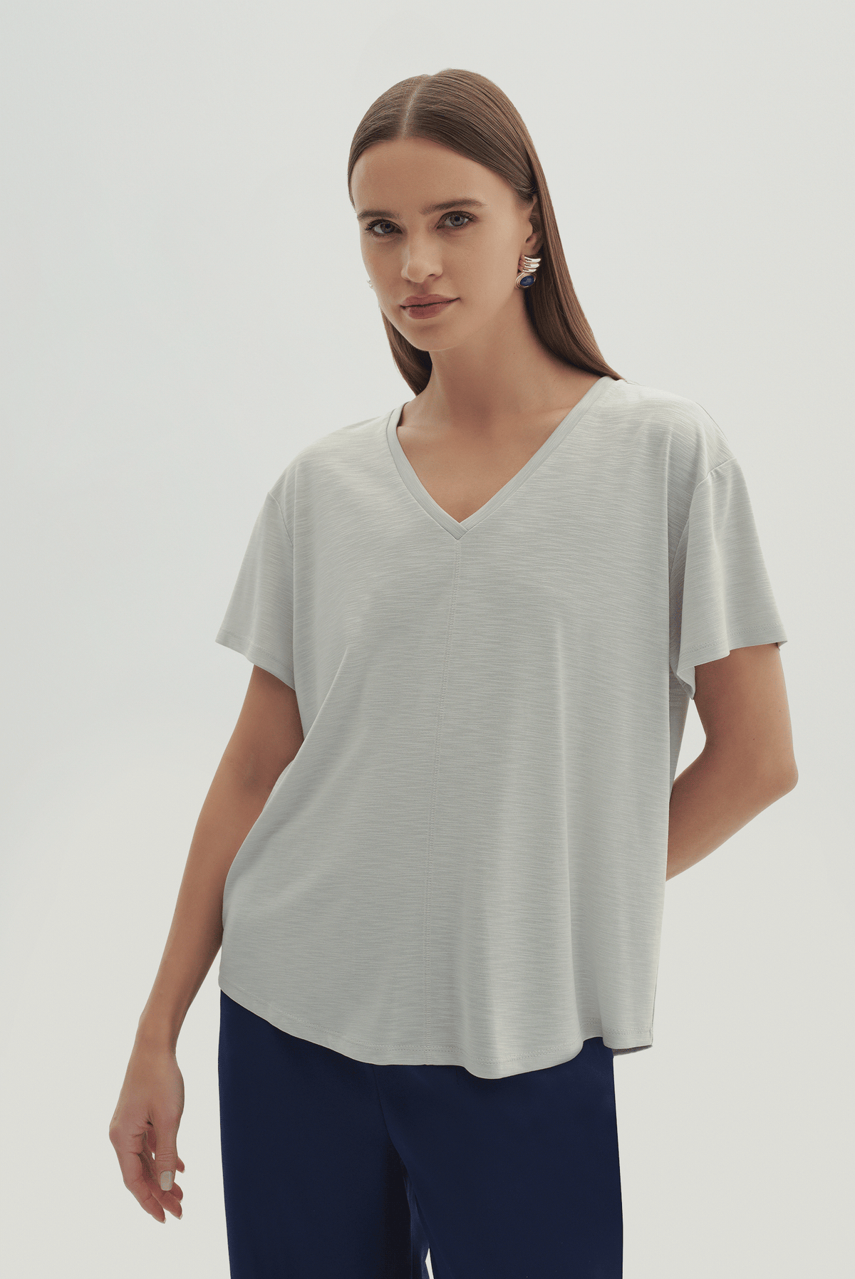 V Yaka Kısa Kollu T-Shirt