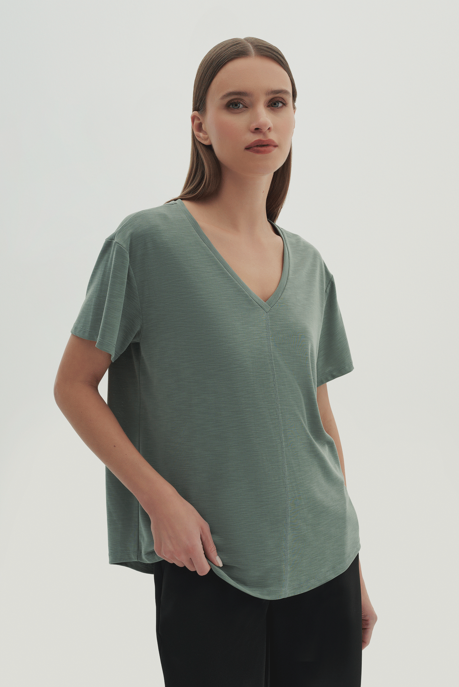 V Yaka Kısa Kollu T-Shirt