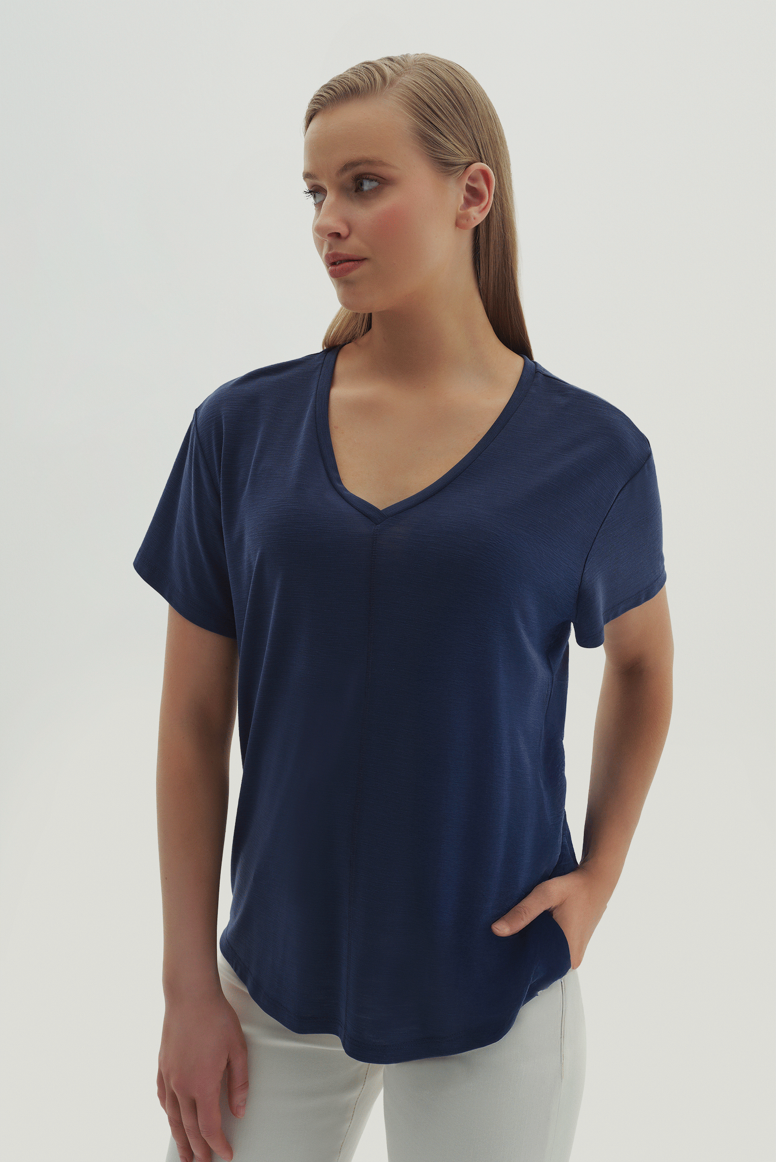 V Yaka Kısa Kollu T-Shirt