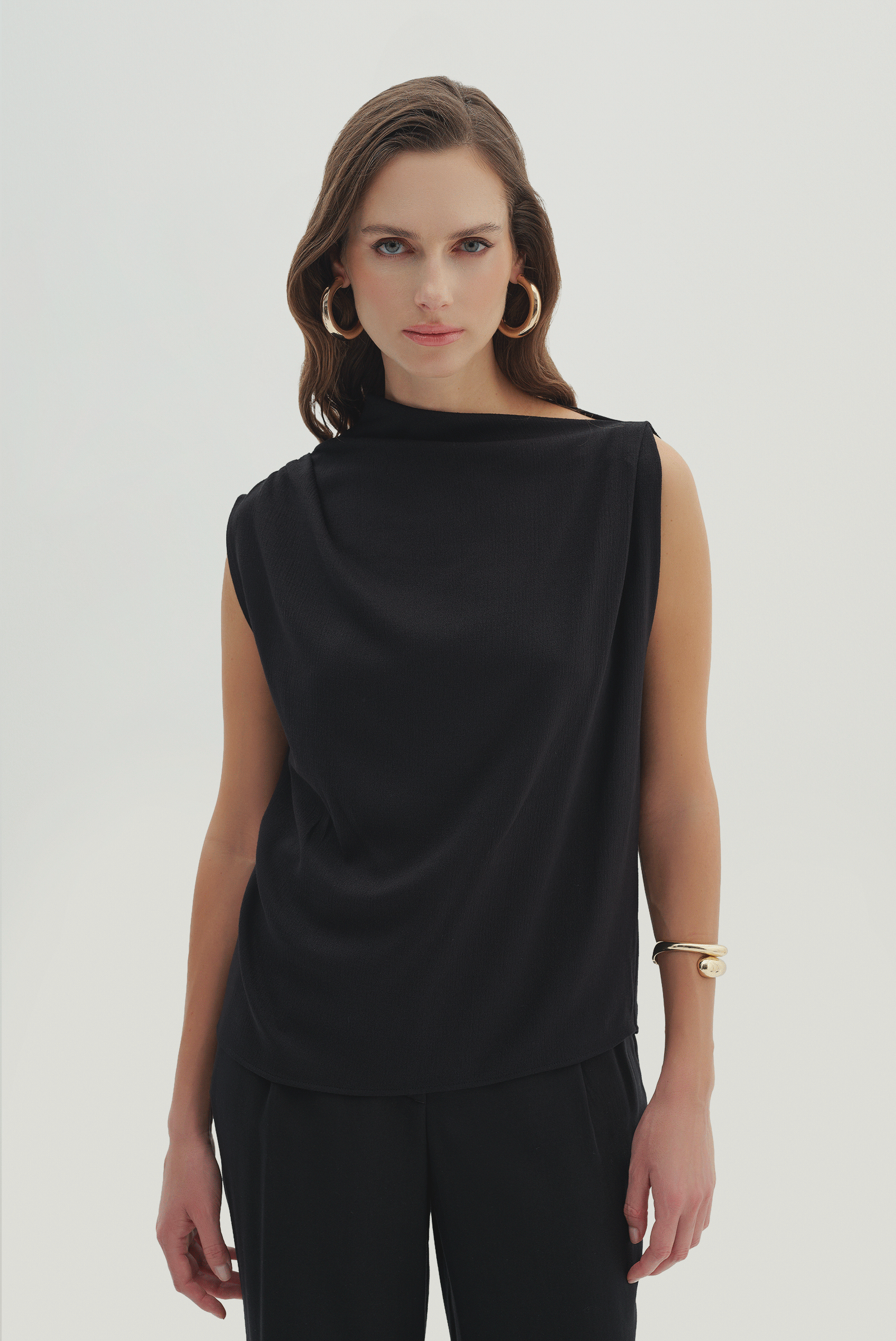 Drape Detaylı Asimetrik Bluz