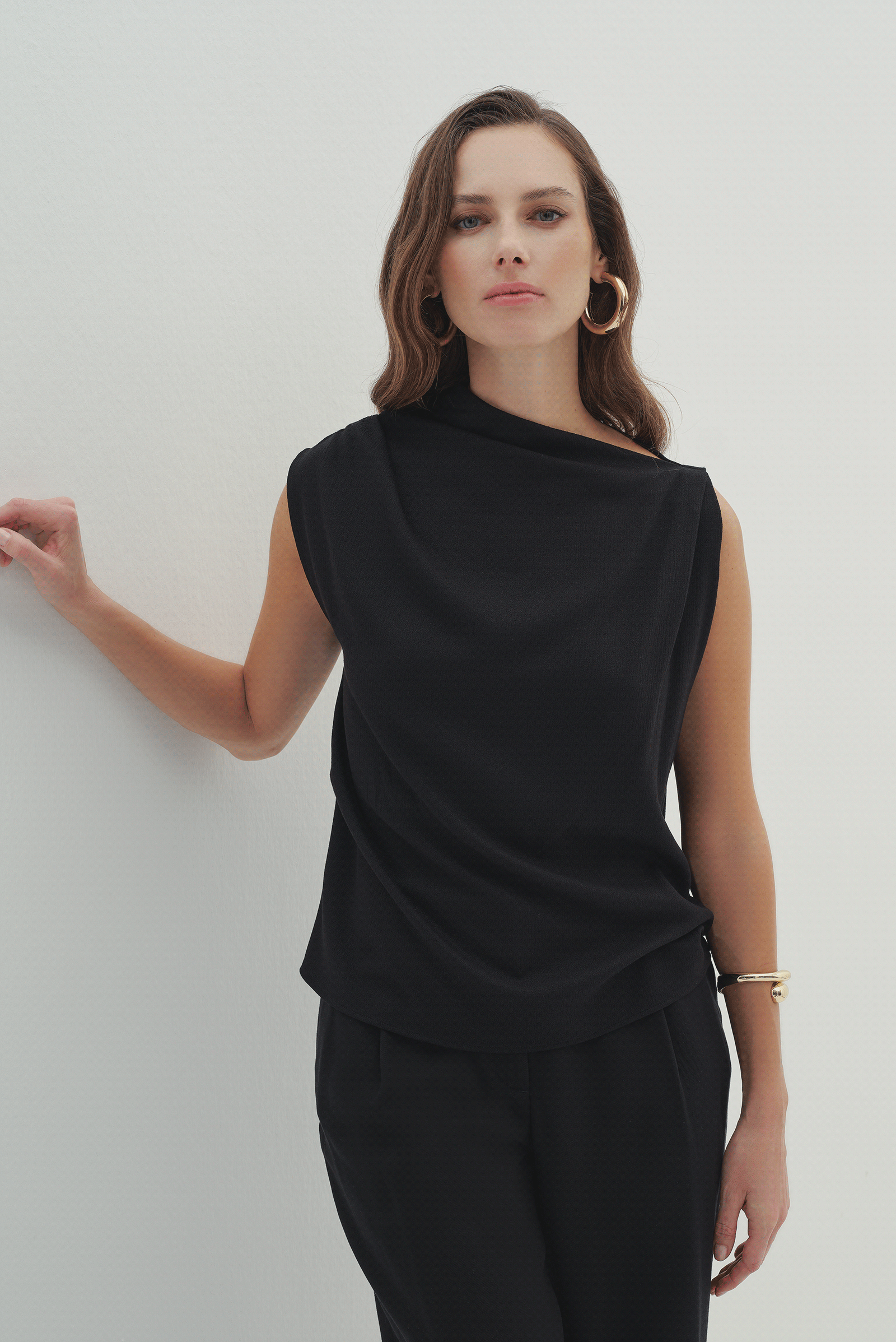 Drape Detaylı Asimetrik Bluz