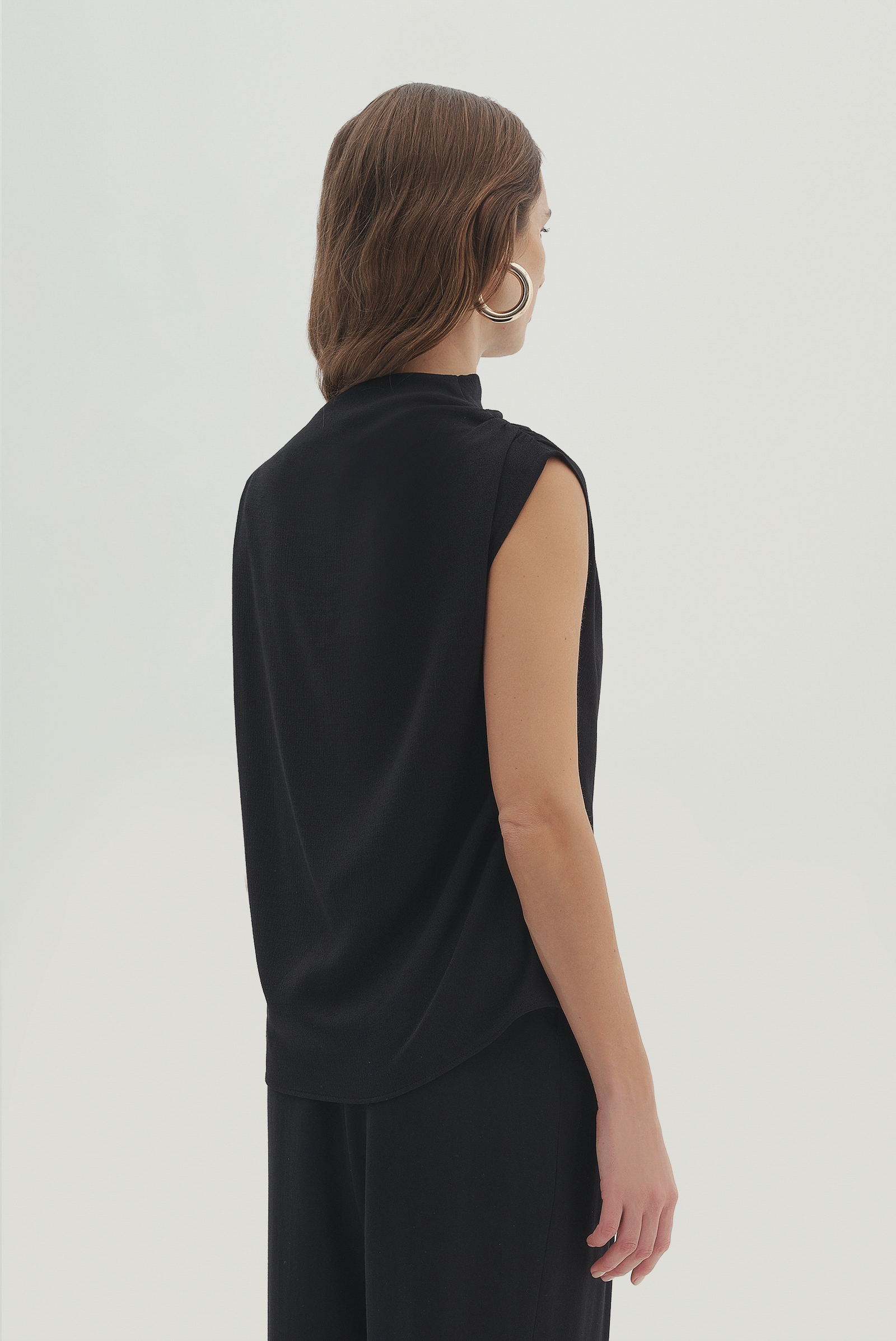 Drape Detaylı Asimetrik Bluz