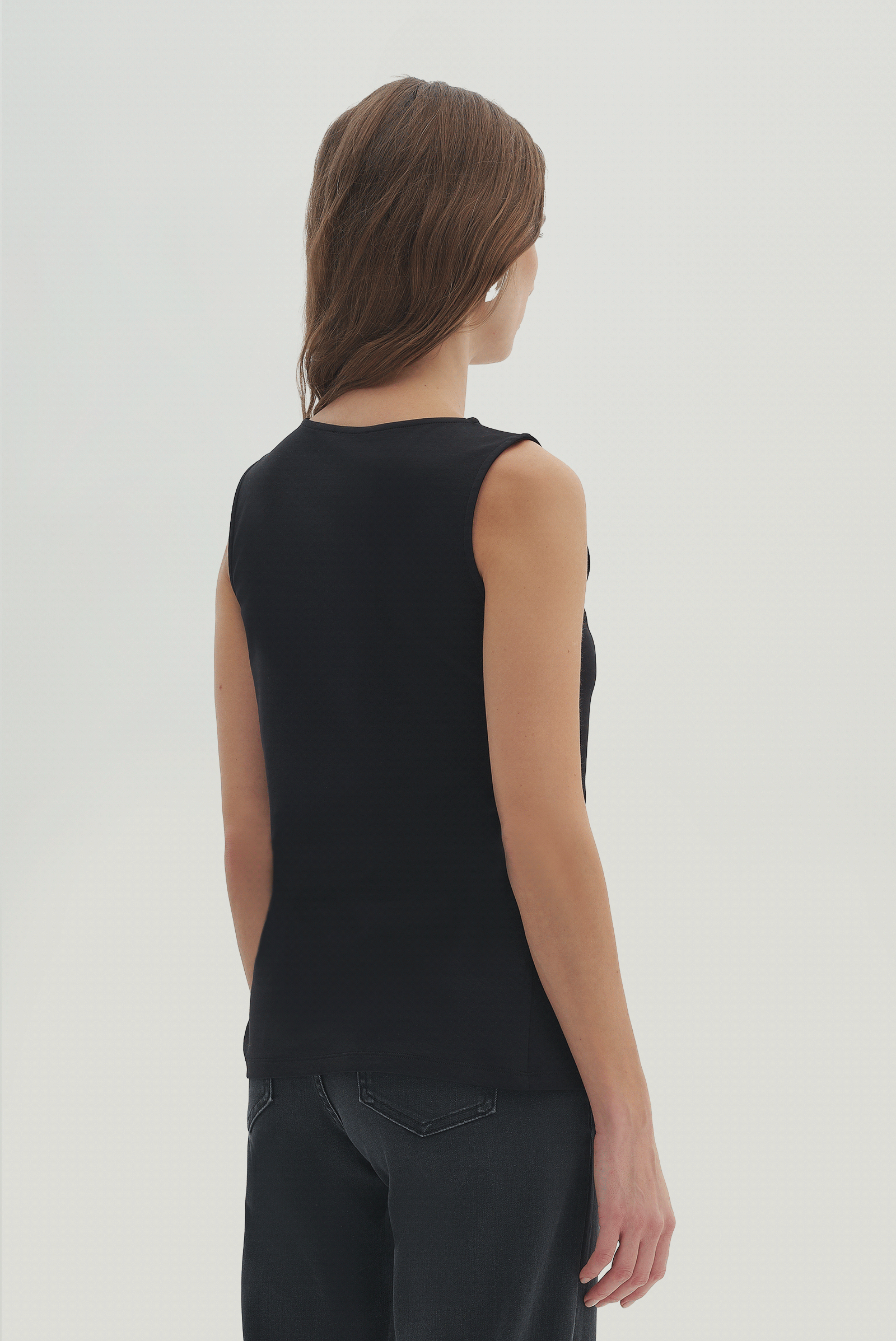 Büzgü Detaylı Kolsuz Bluz