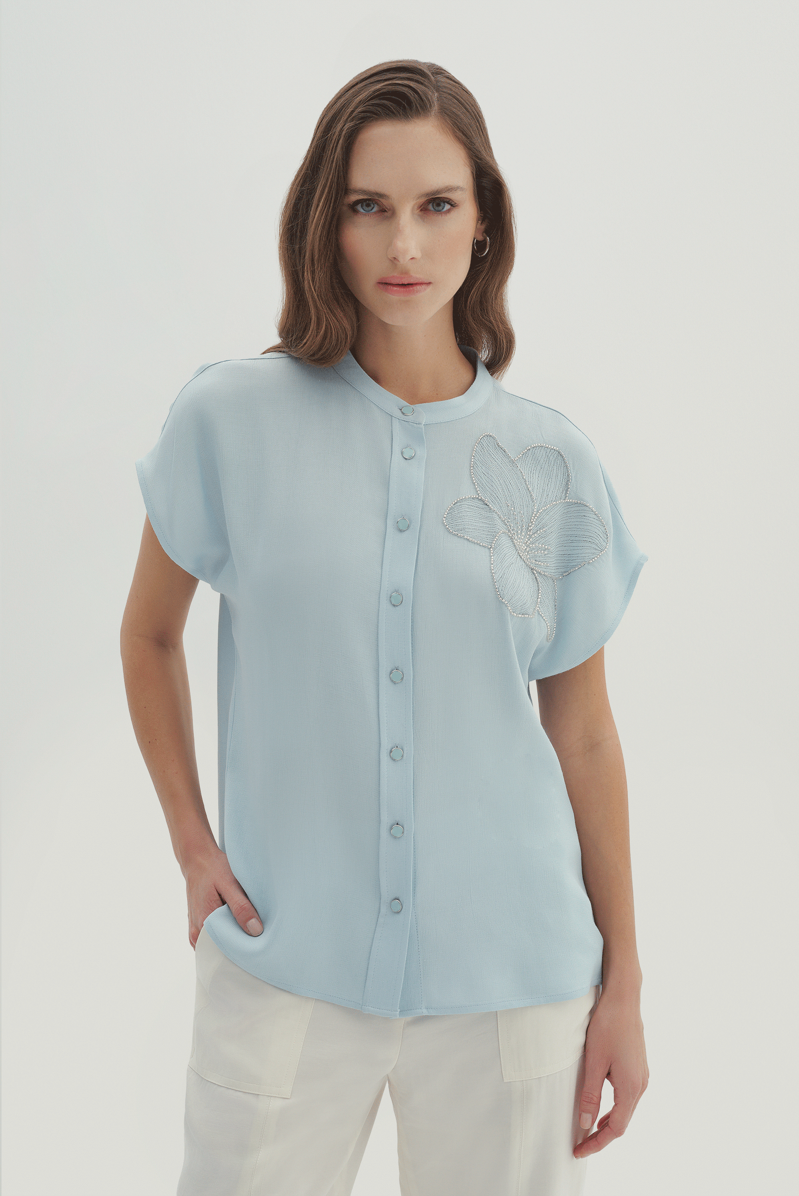 Boncuk Detaylı Bluz