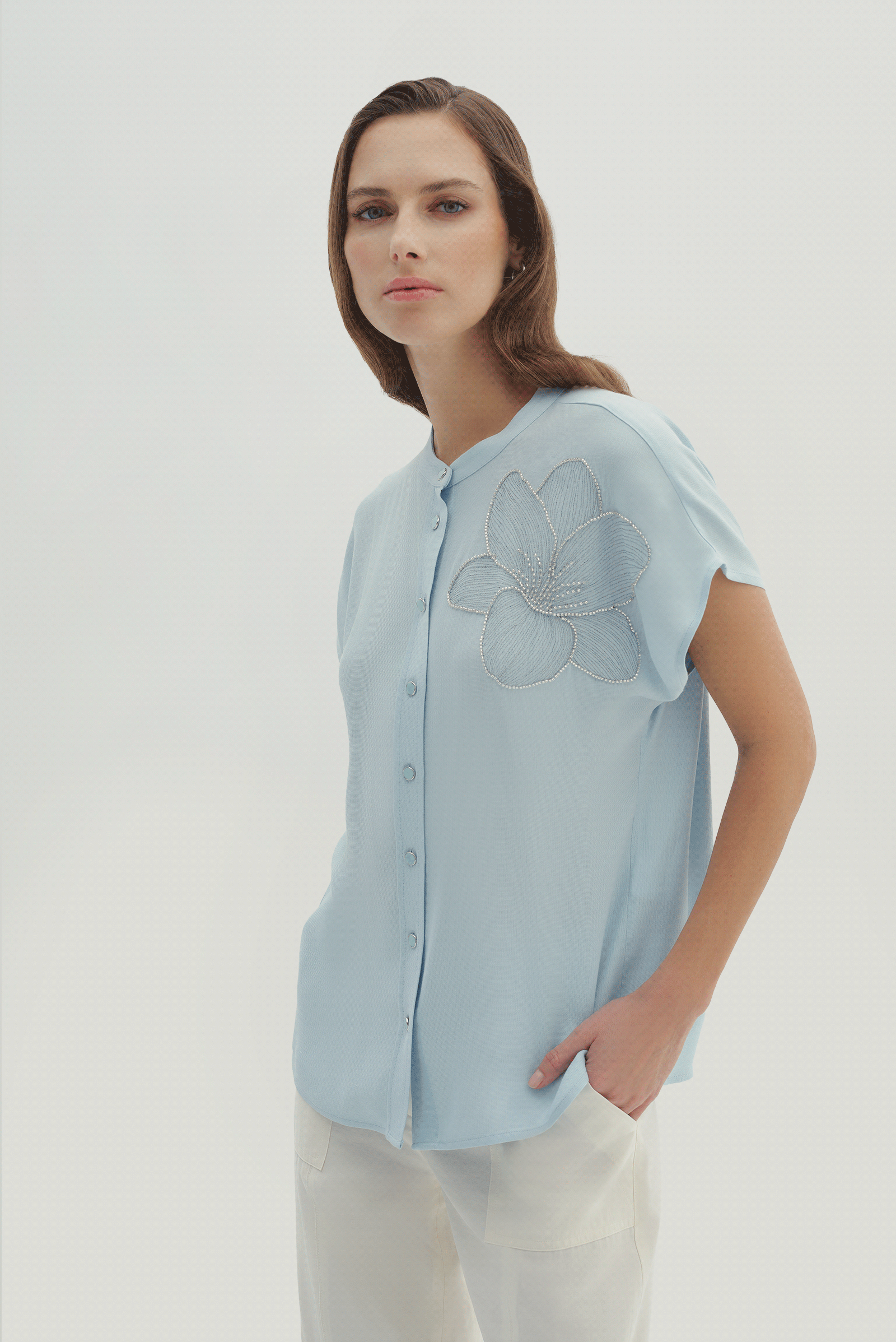 Boncuk Detaylı Bluz