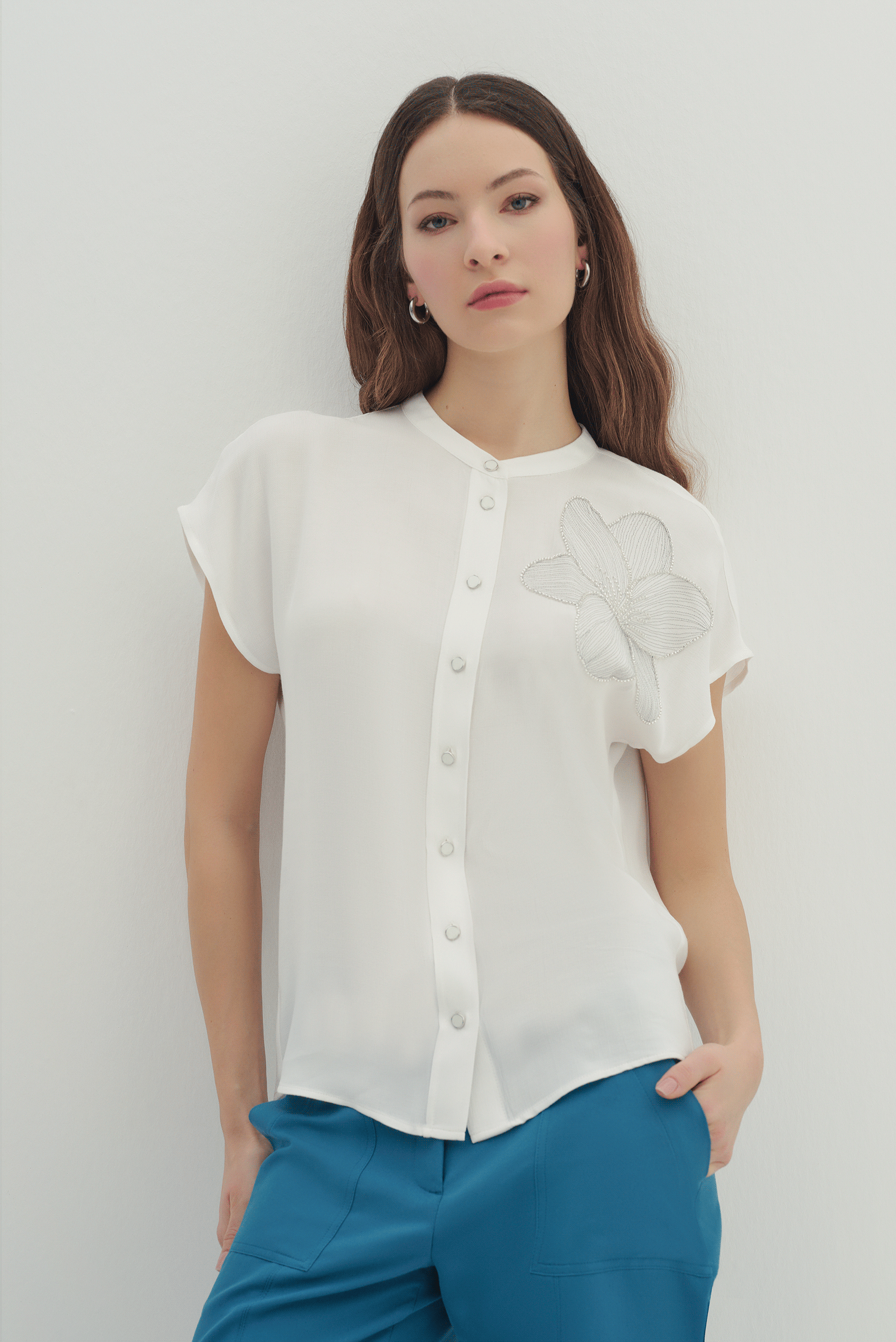 Boncuk Detaylı Bluz