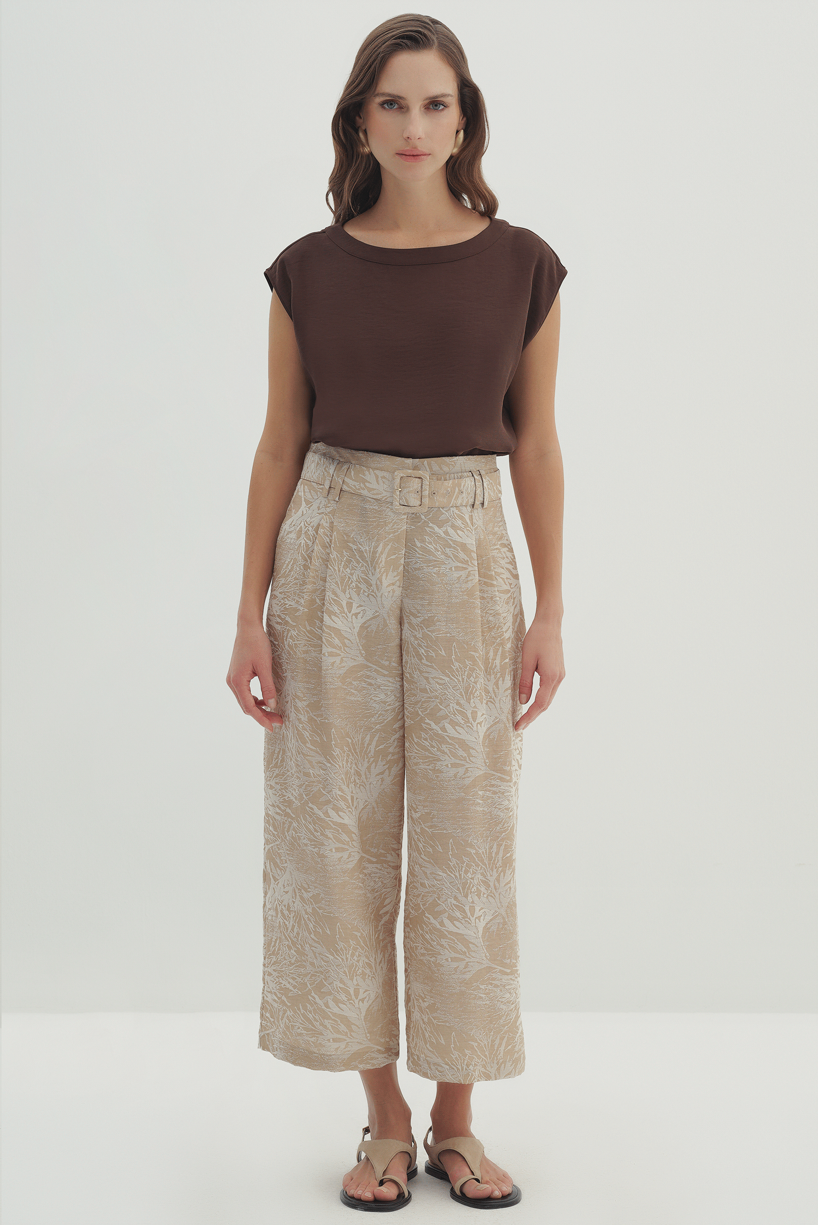 Sırt Detaylı Düşük Kollu Bluz