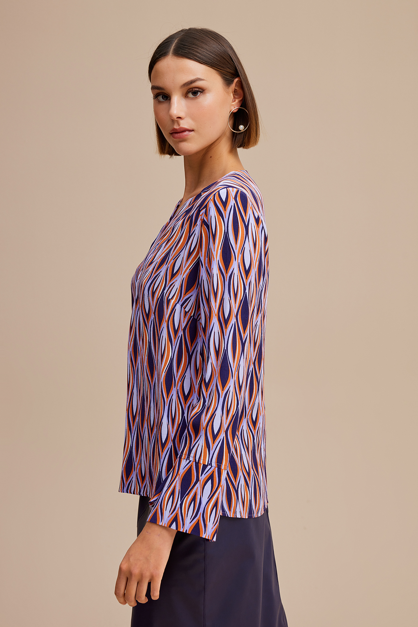 V Yaka Yırtmaçlı Bluz