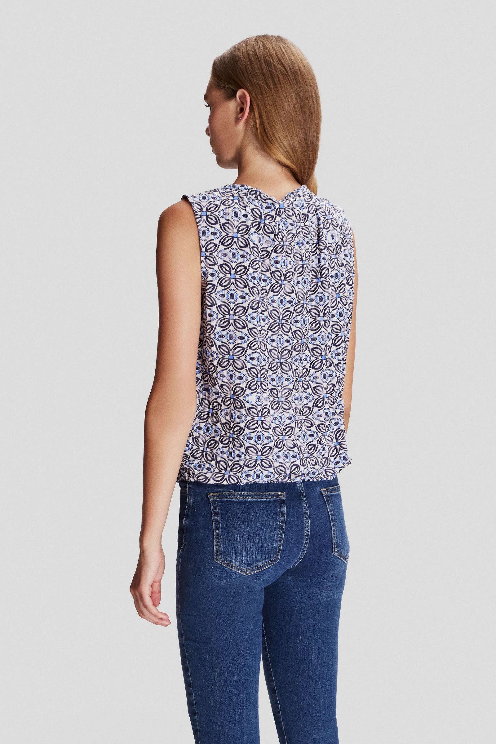 Büzgü Detaylı Önü Bağlamalı Bluz