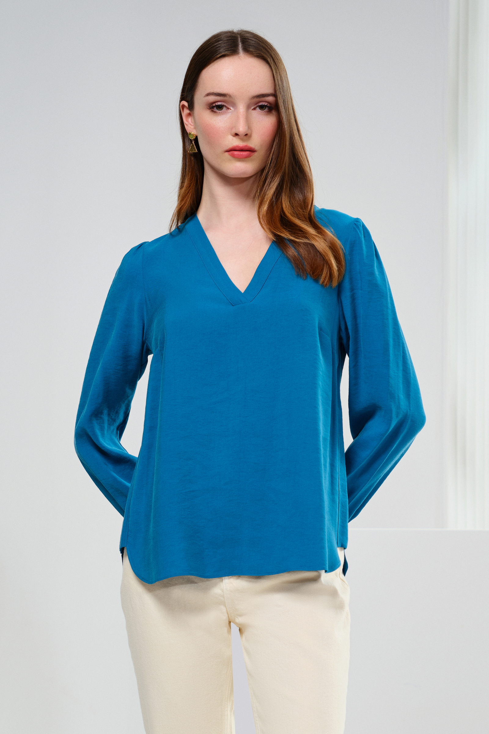 V Yaka Yumuşak Dokulu Bluz