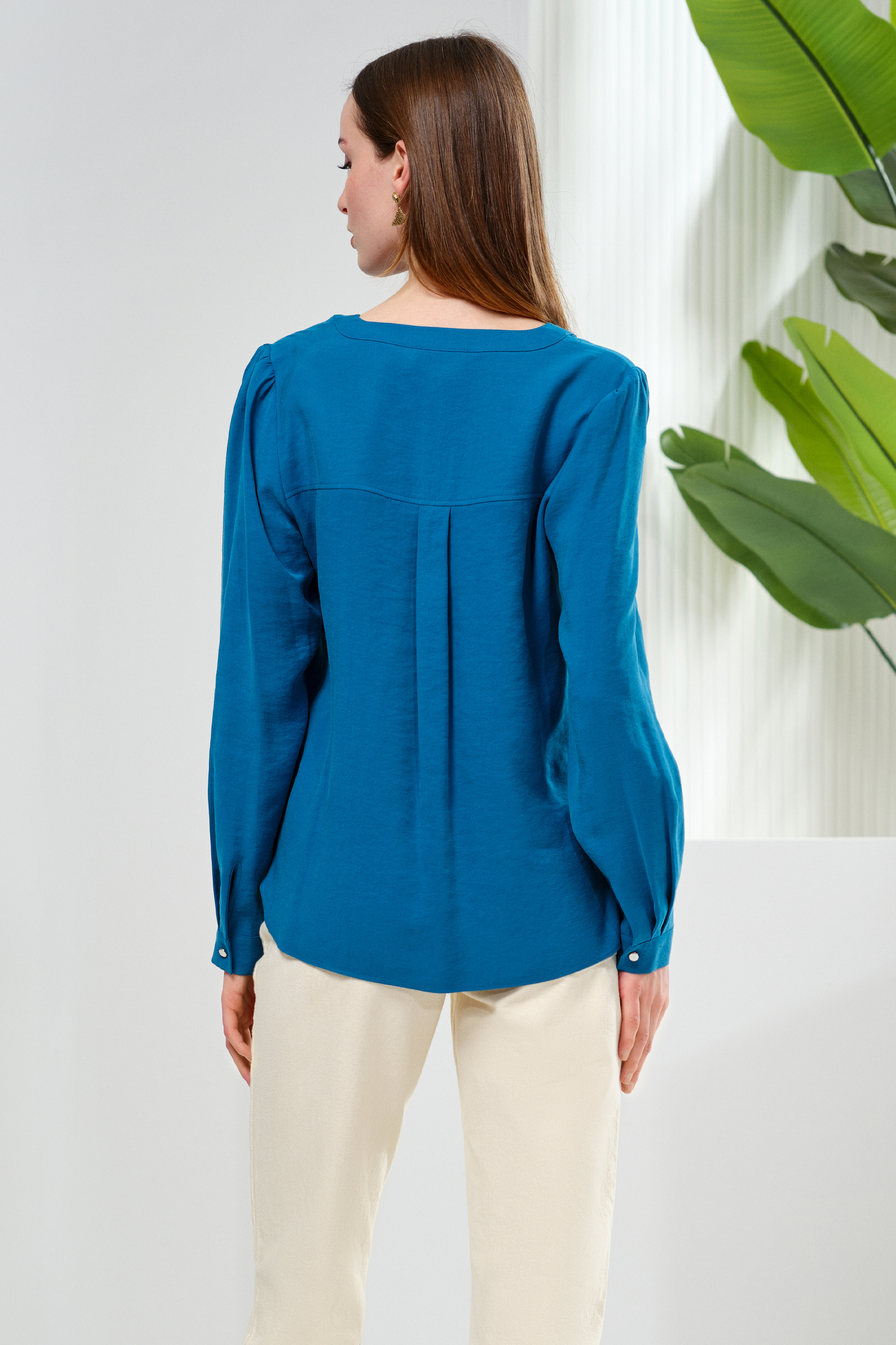 V Yaka Yumuşak Dokulu Bluz