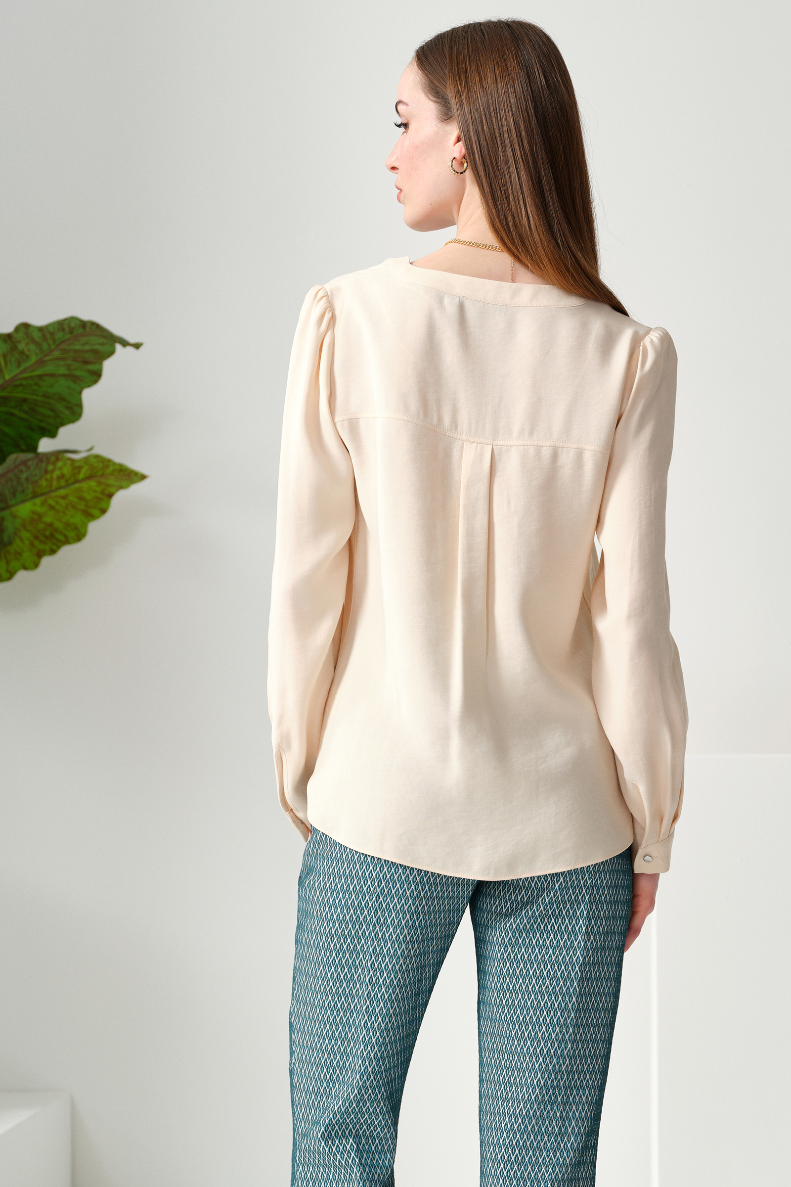 V Yaka Yumuşak Dokulu Bluz