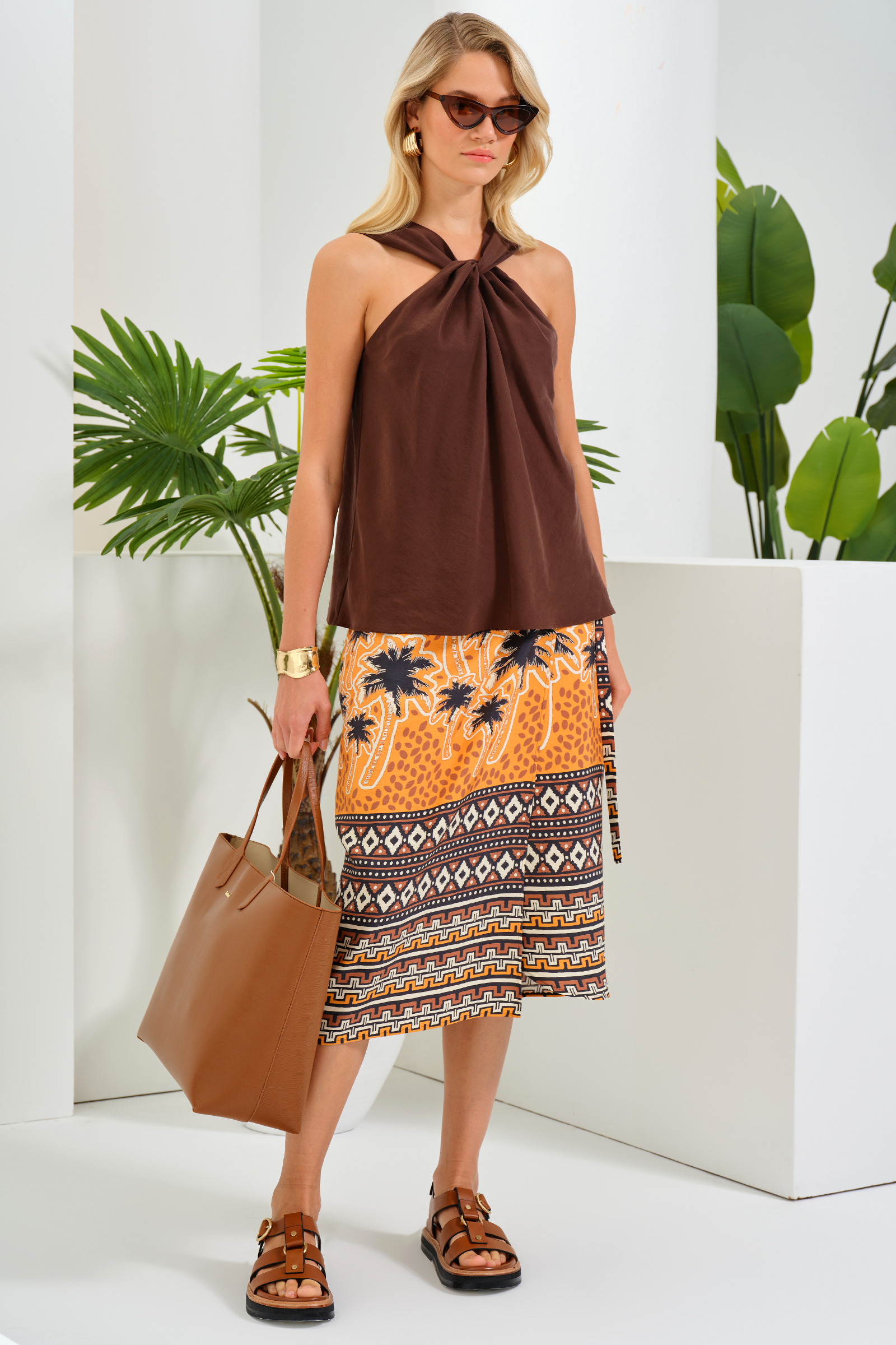 Yakası Burgu Detaylı Bluz