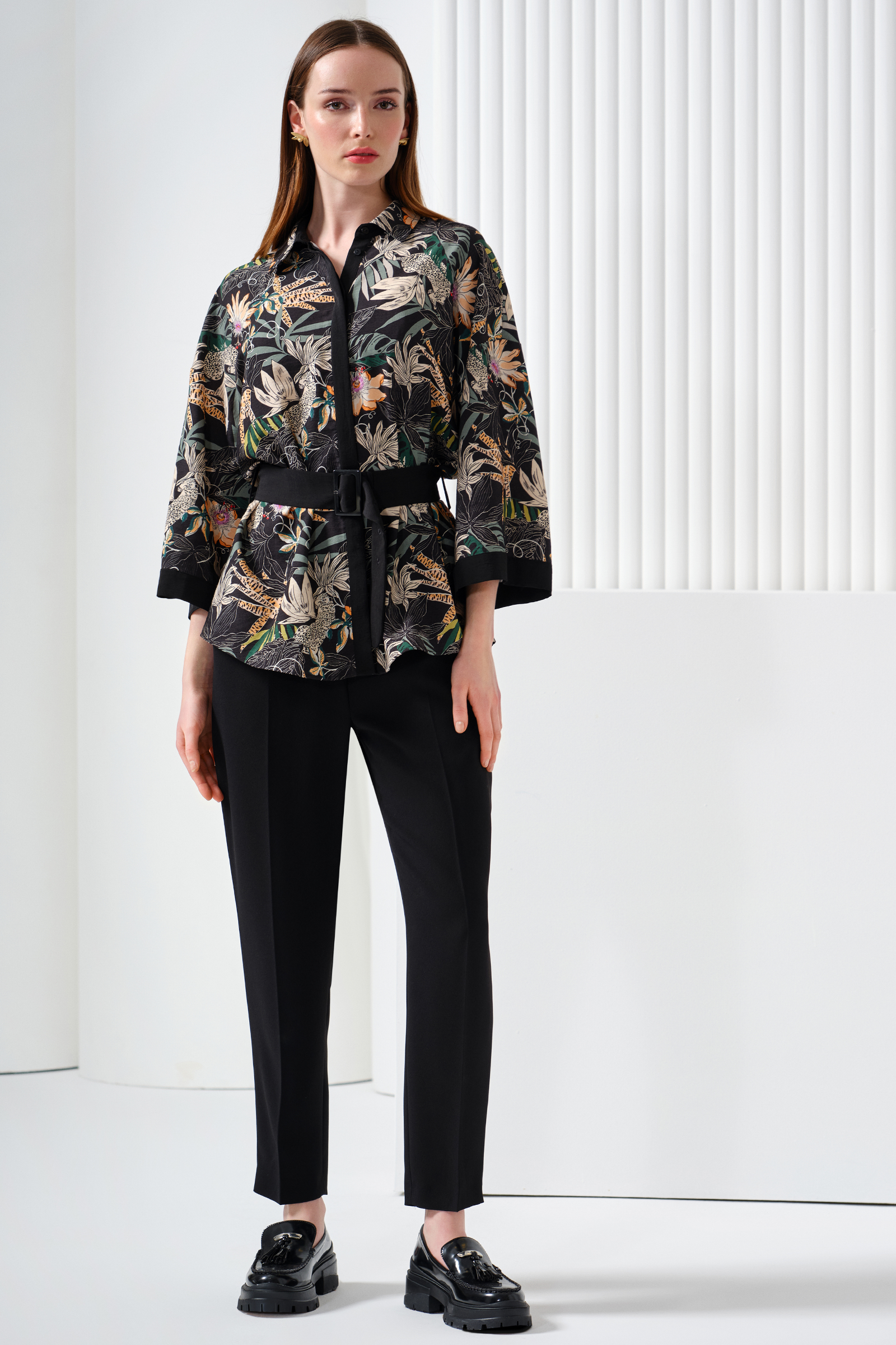 Sırt Detaylı Kemerli Kimono