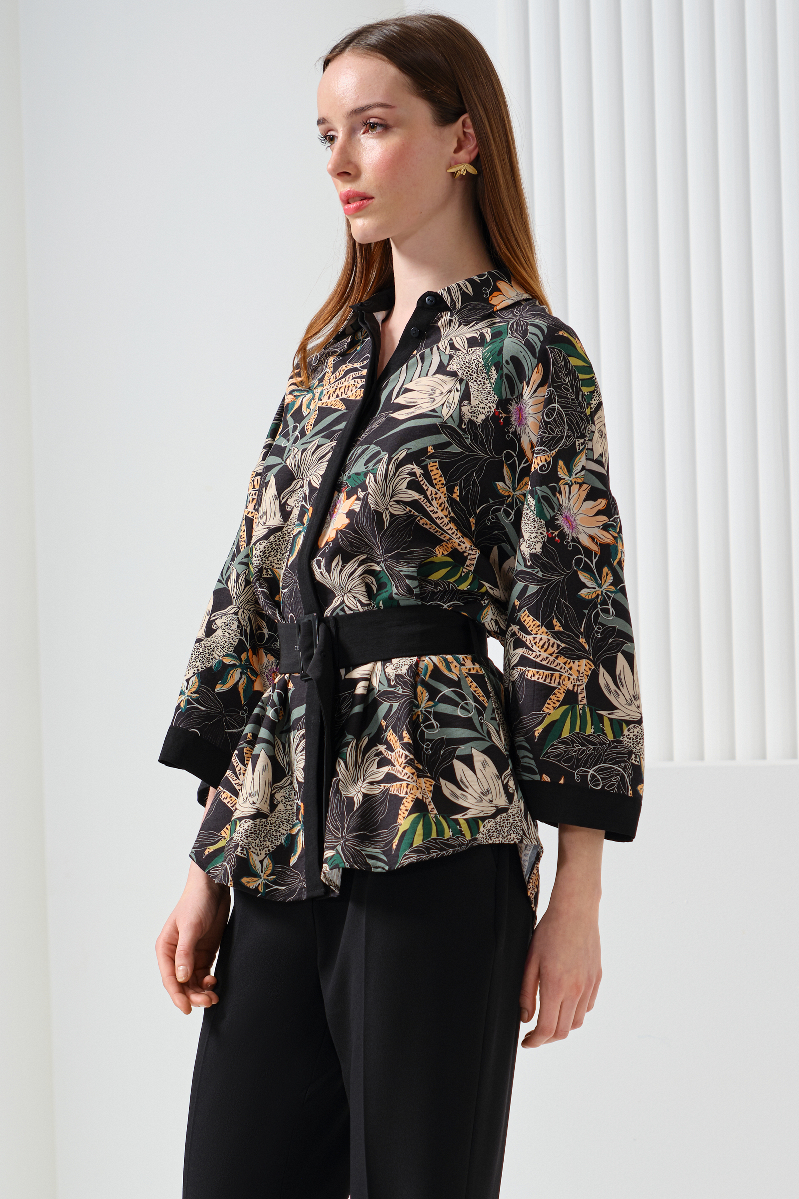 Sırt Detaylı Kemerli Kimono