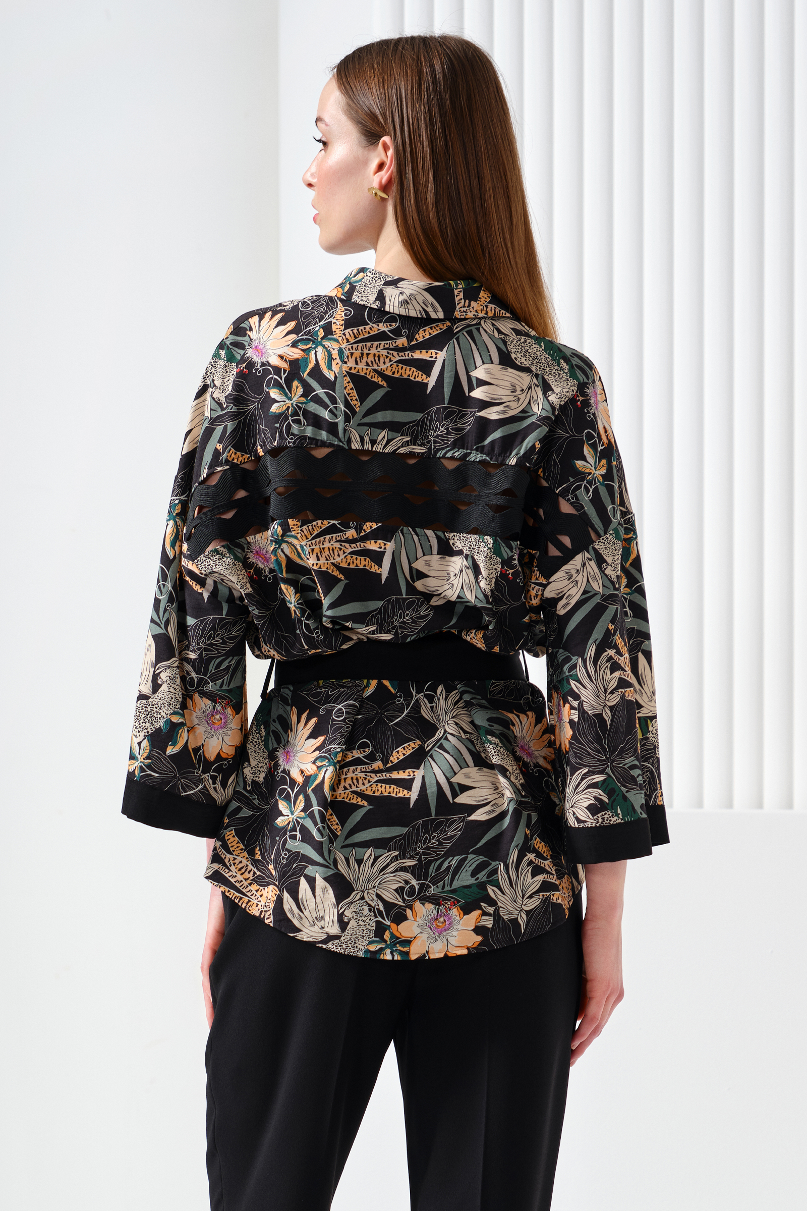 Sırt Detaylı Kemerli Kimono