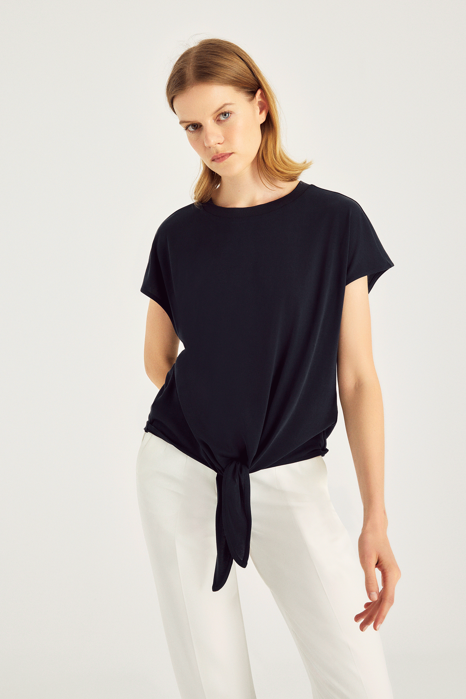 Önü Bağlamalı Örme Bluz