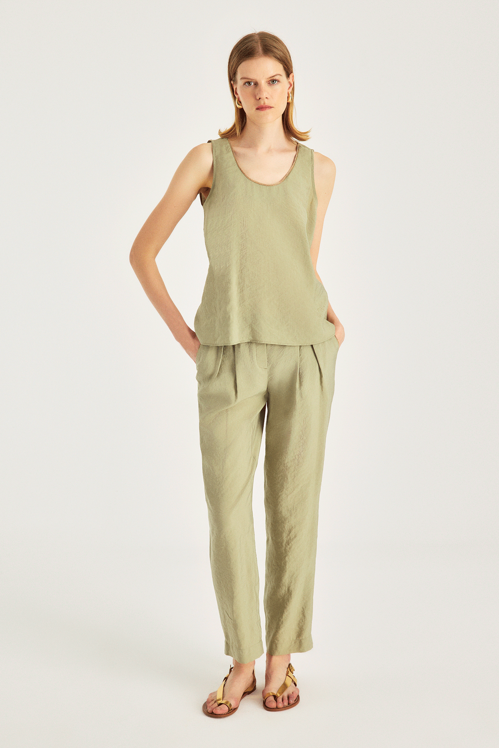 Aksesuar Detaylı Modal Bluz