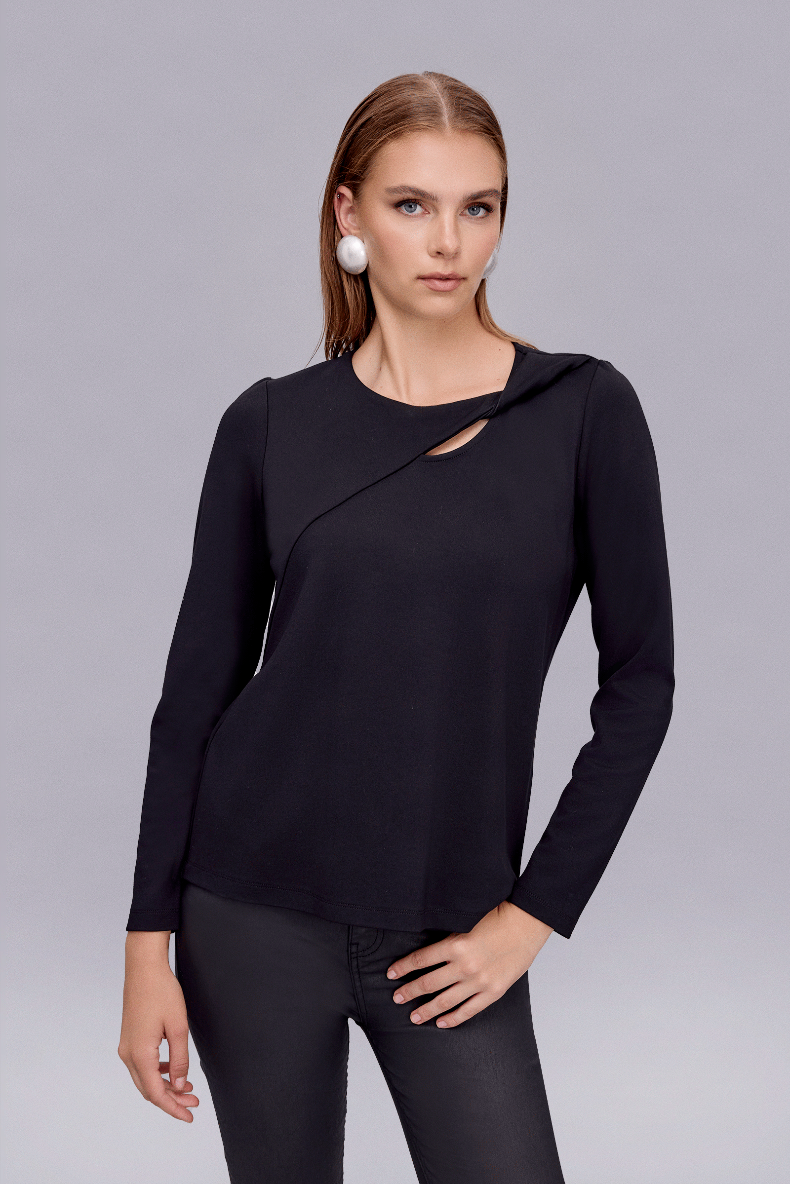 Yakası Burgu Detaylı Örme Bluz