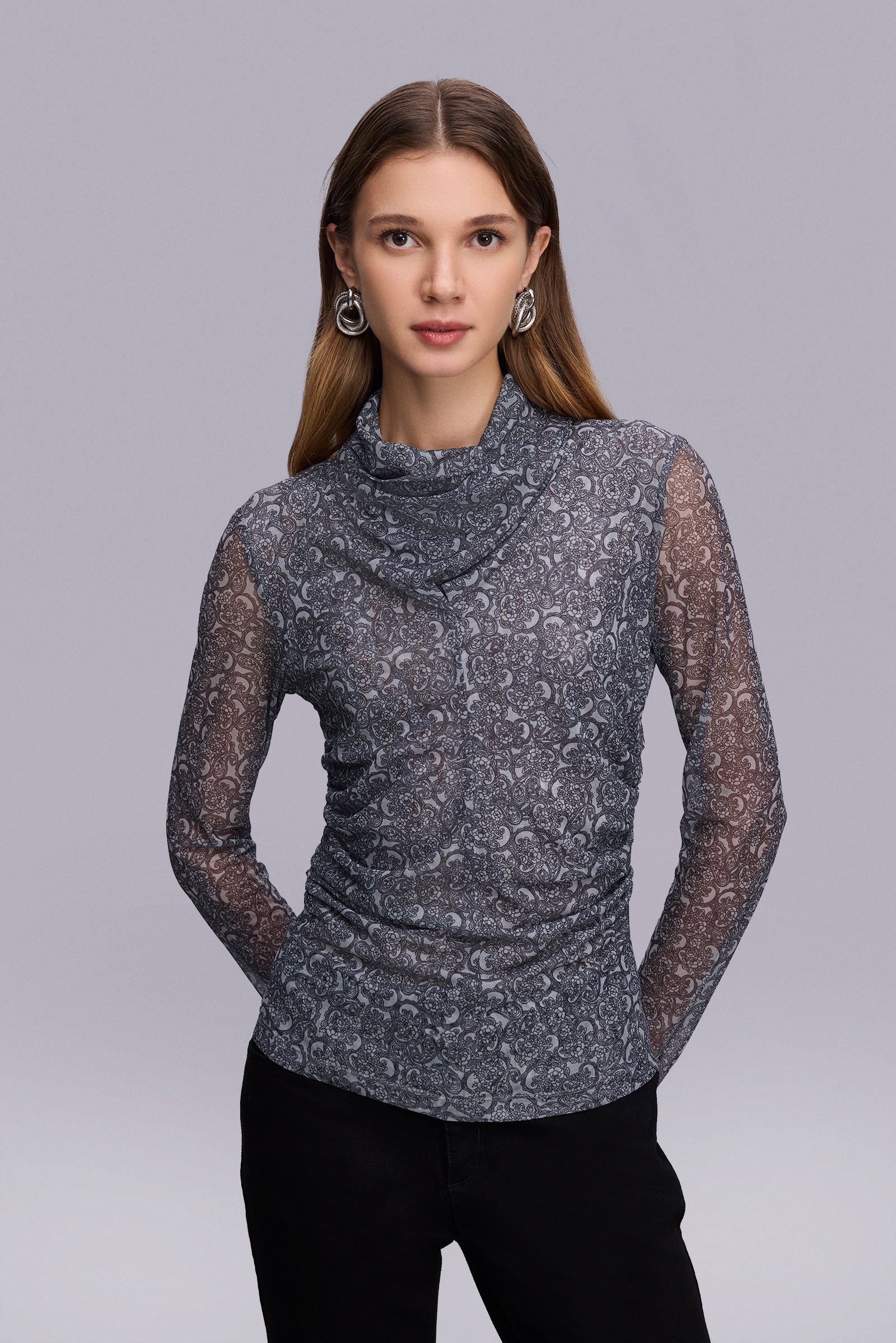 Büzgü Detaylı Şal Desen Bluz