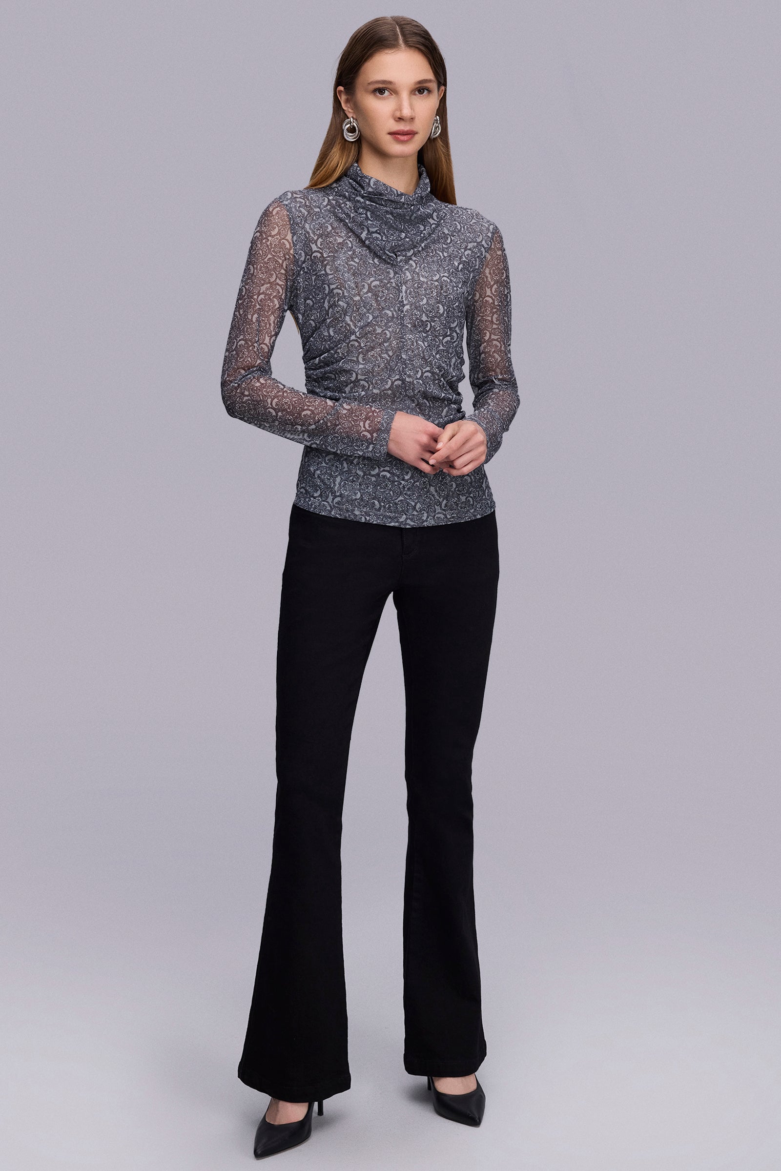 Büzgü Detaylı Şal Desen Bluz