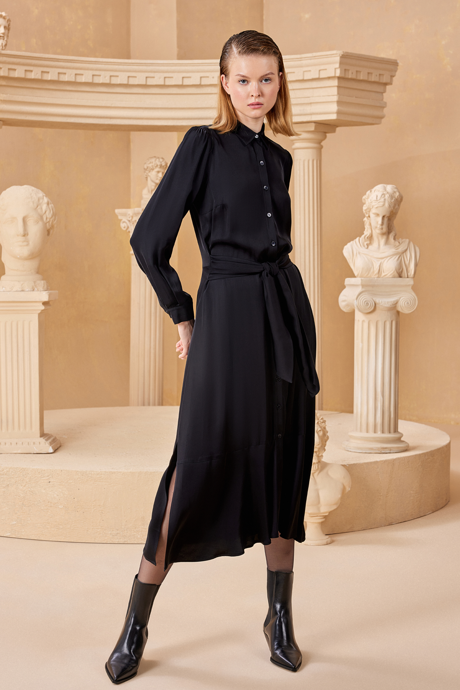 Yırtmaç Detaylı Uzun Gömlek Elbise