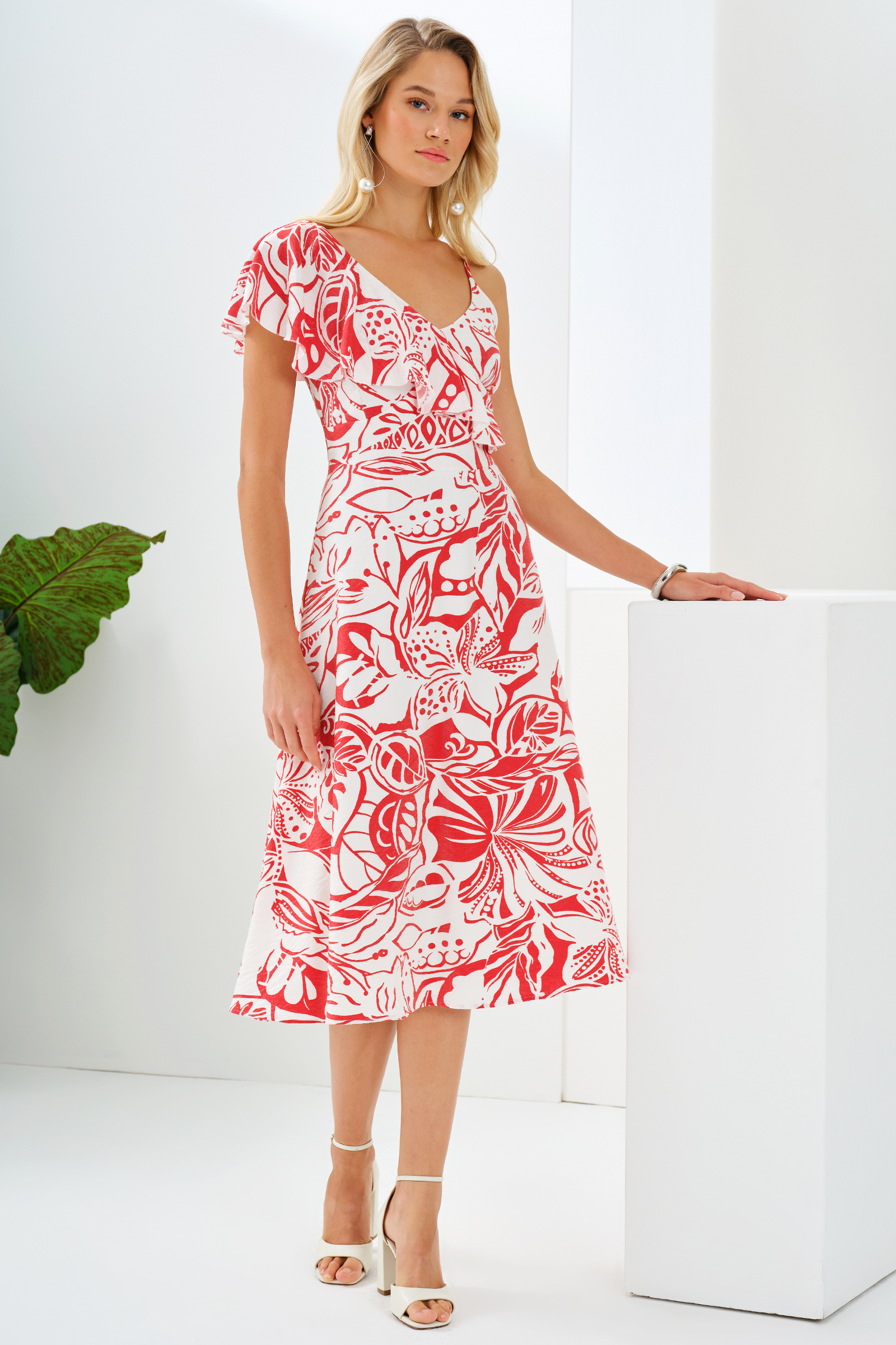 Asimetrik Fırfır Detaylı Şık Elbise