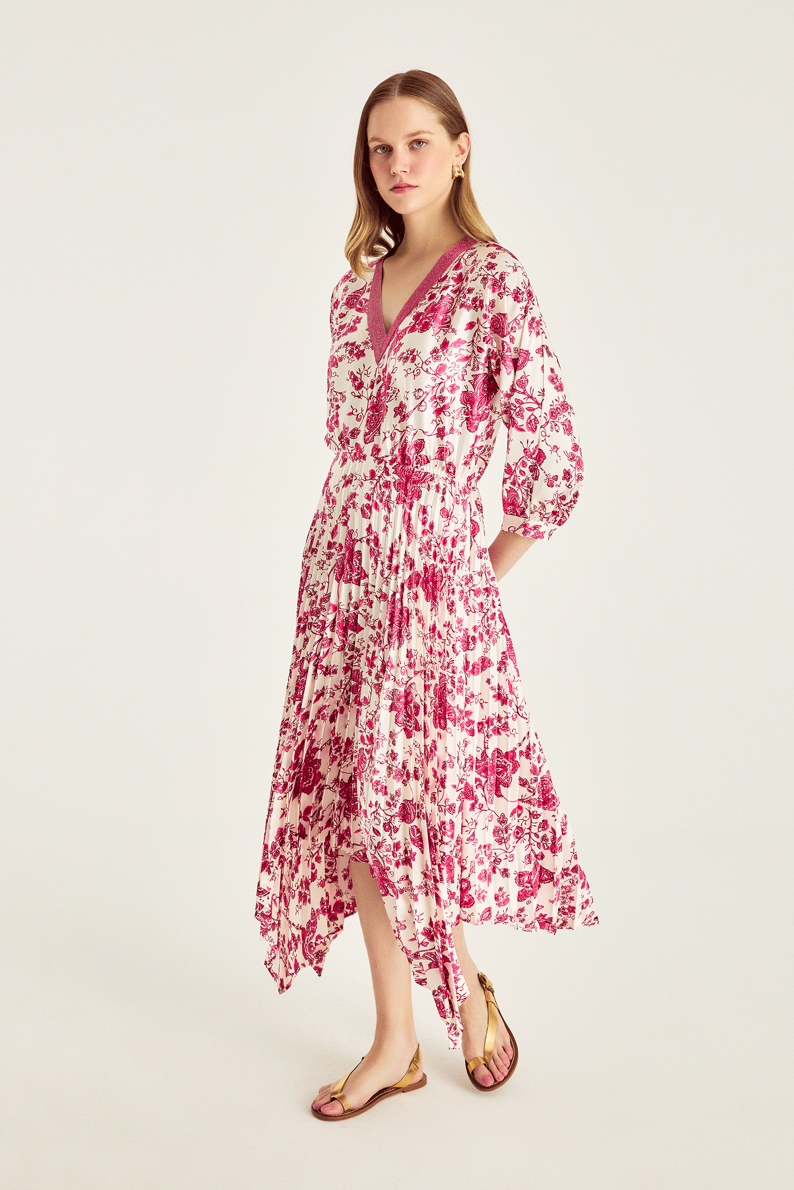 Asimetrik Etekli Piliseli Elbise