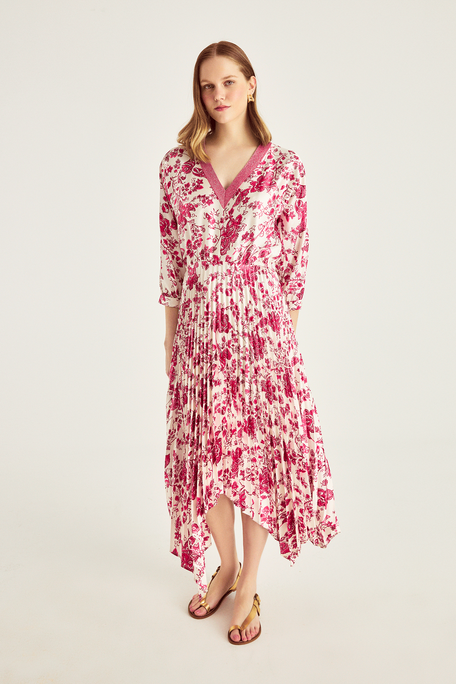 Asimetrik Etekli Piliseli Elbise