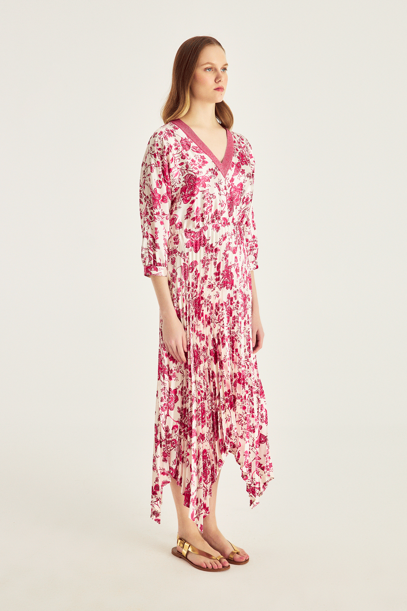 Asimetrik Etekli Piliseli Elbise