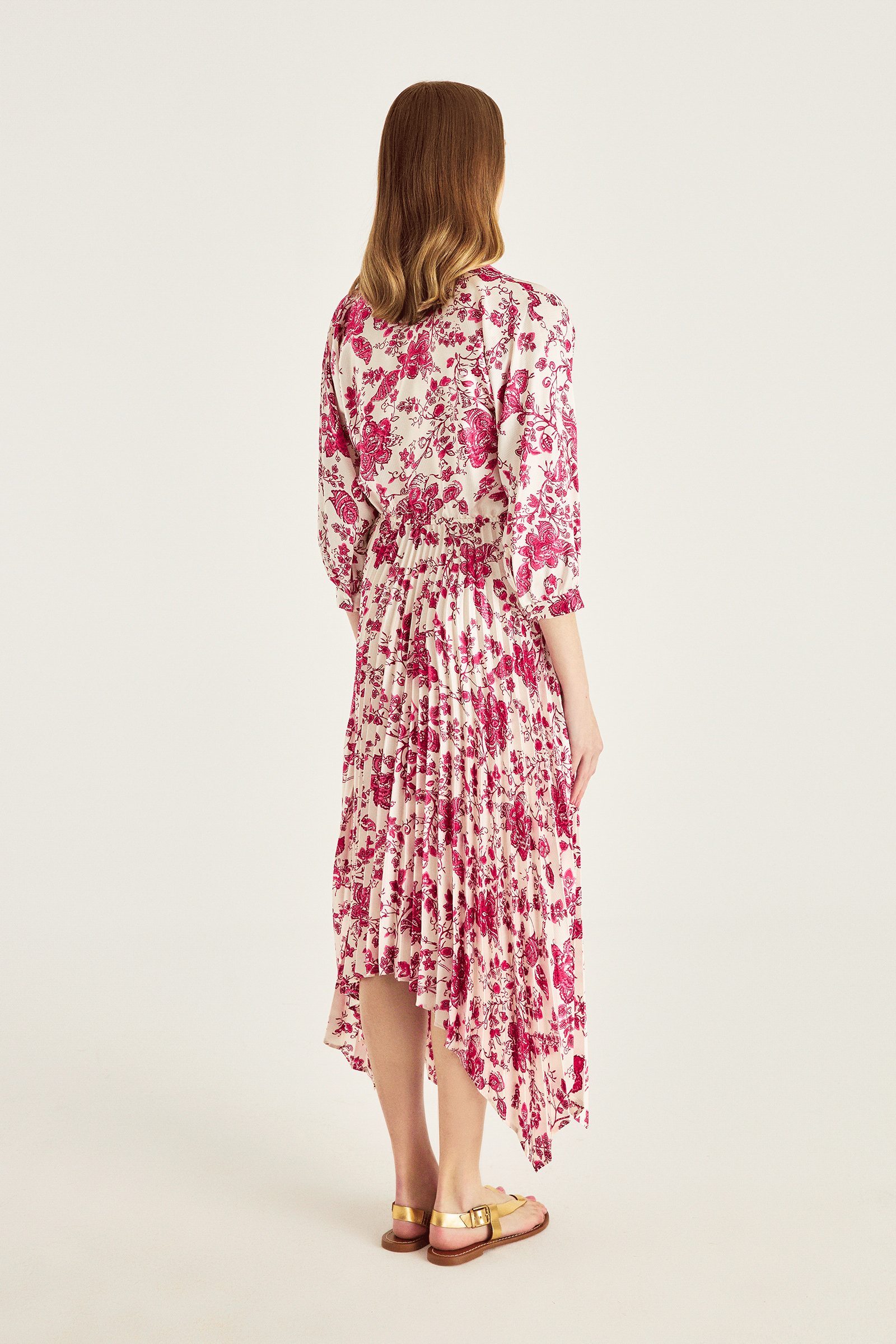 Asimetrik Etekli Piliseli Elbise