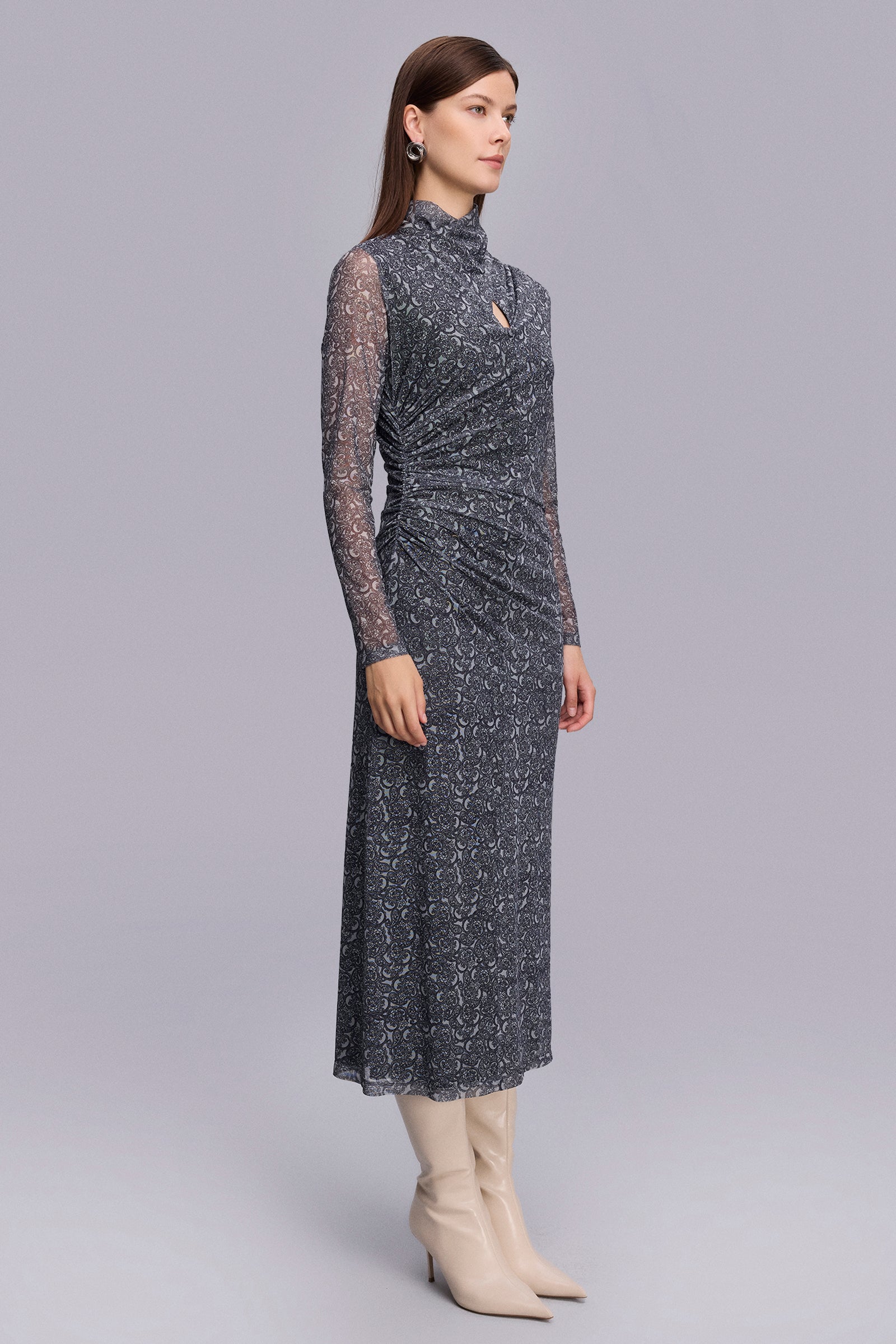 Şal Desen Büzgü Detaylı Uzun Elbise