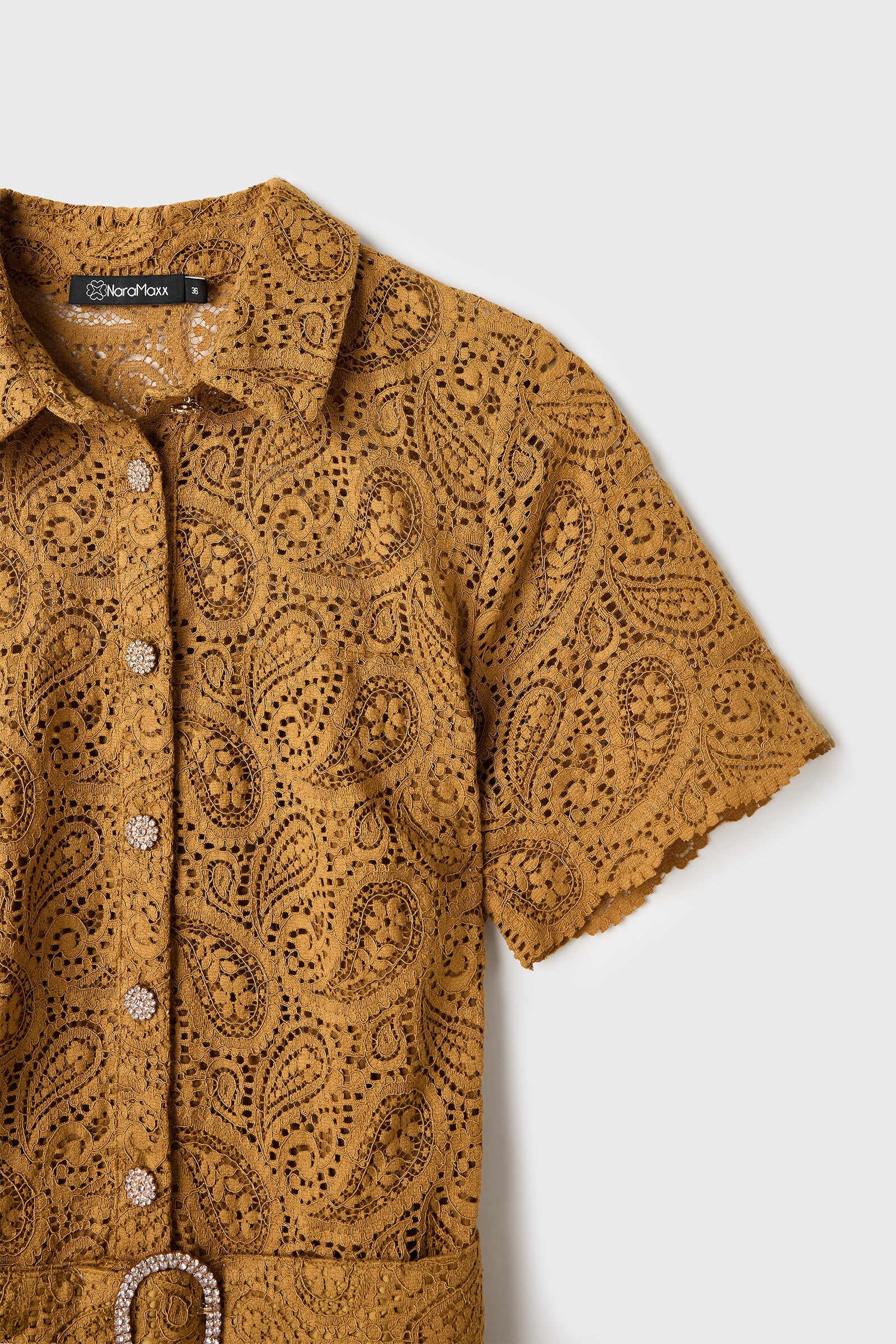 Taşlı Düğmeli Midi Boy Dantel Elbise