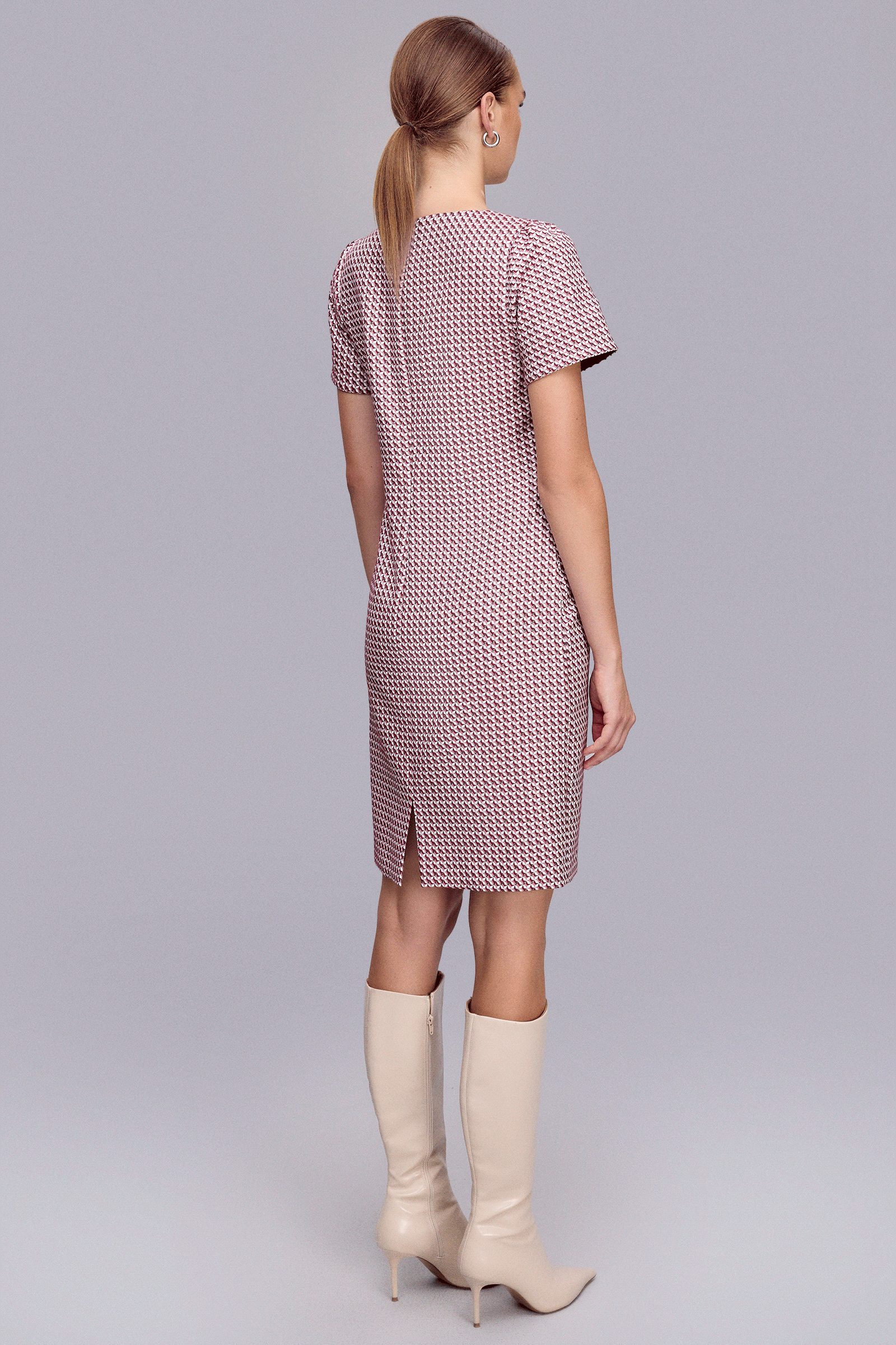 Yarım Kollu Jakarlı Elbise