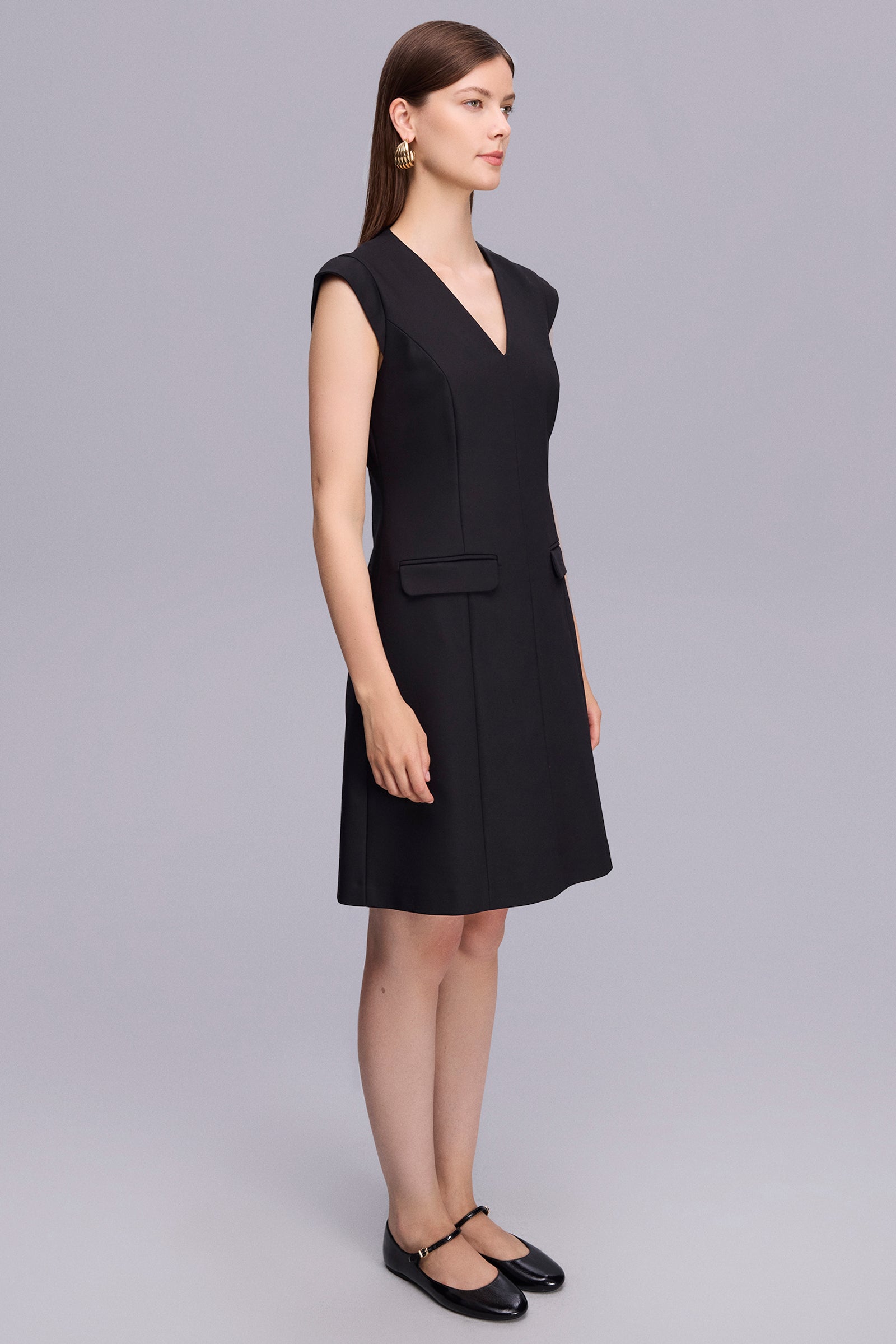 Cep Kapaklı V Yaka Diz Boy Elbise