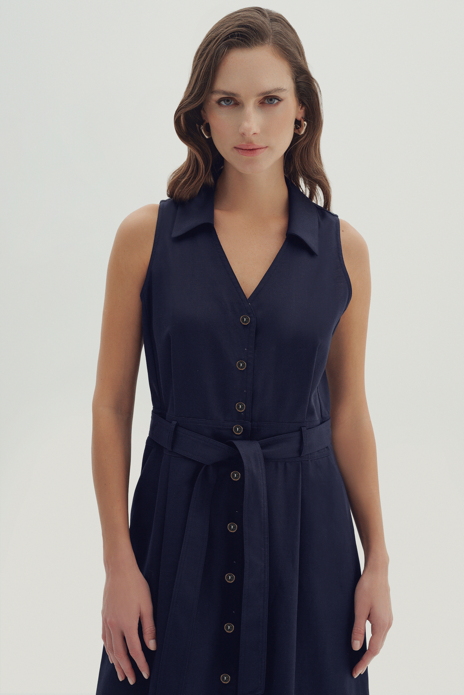 Kolsuz Kuşaklı Midi Boy Elbise