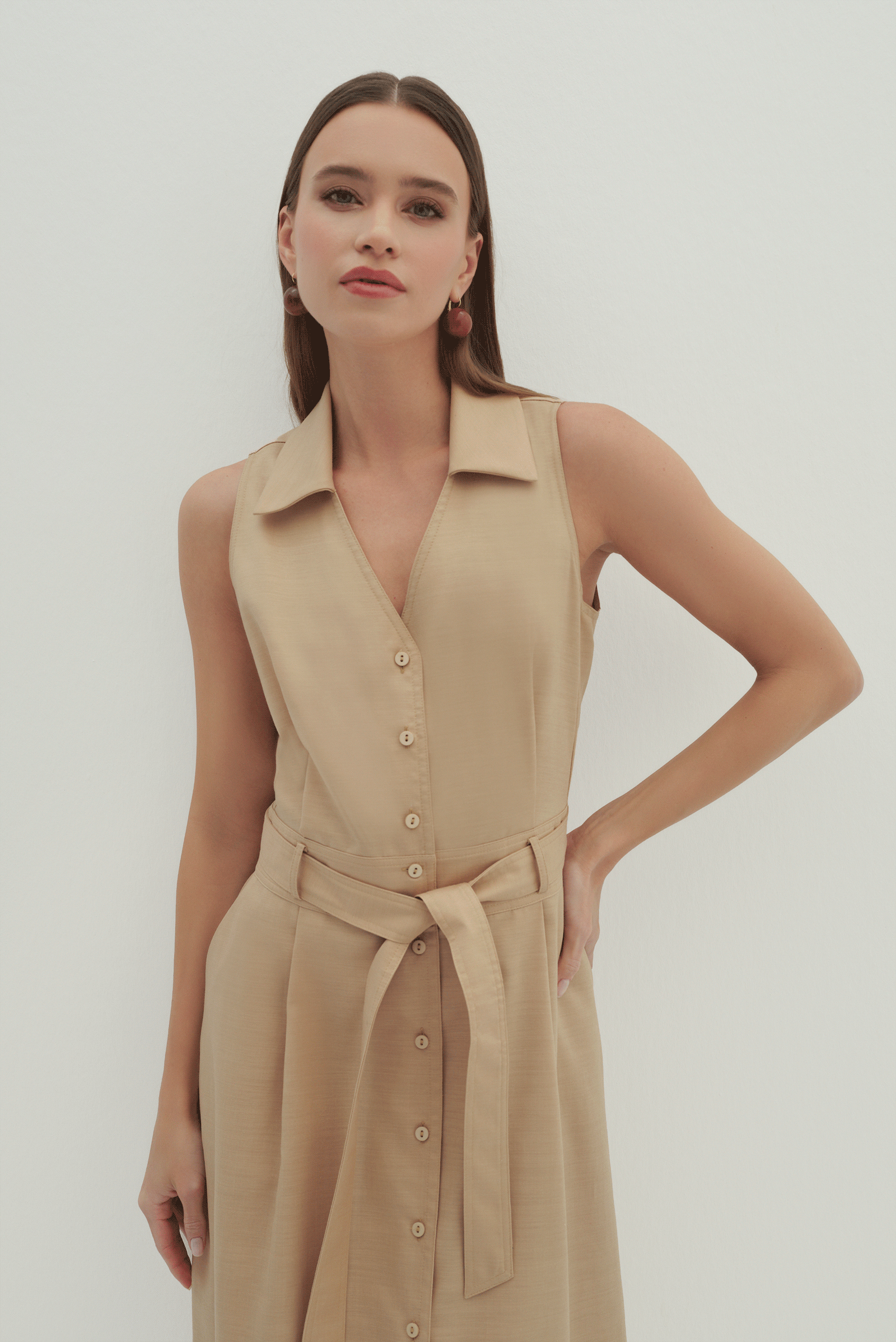 Kolsuz Kuşaklı Midi Boy Elbise